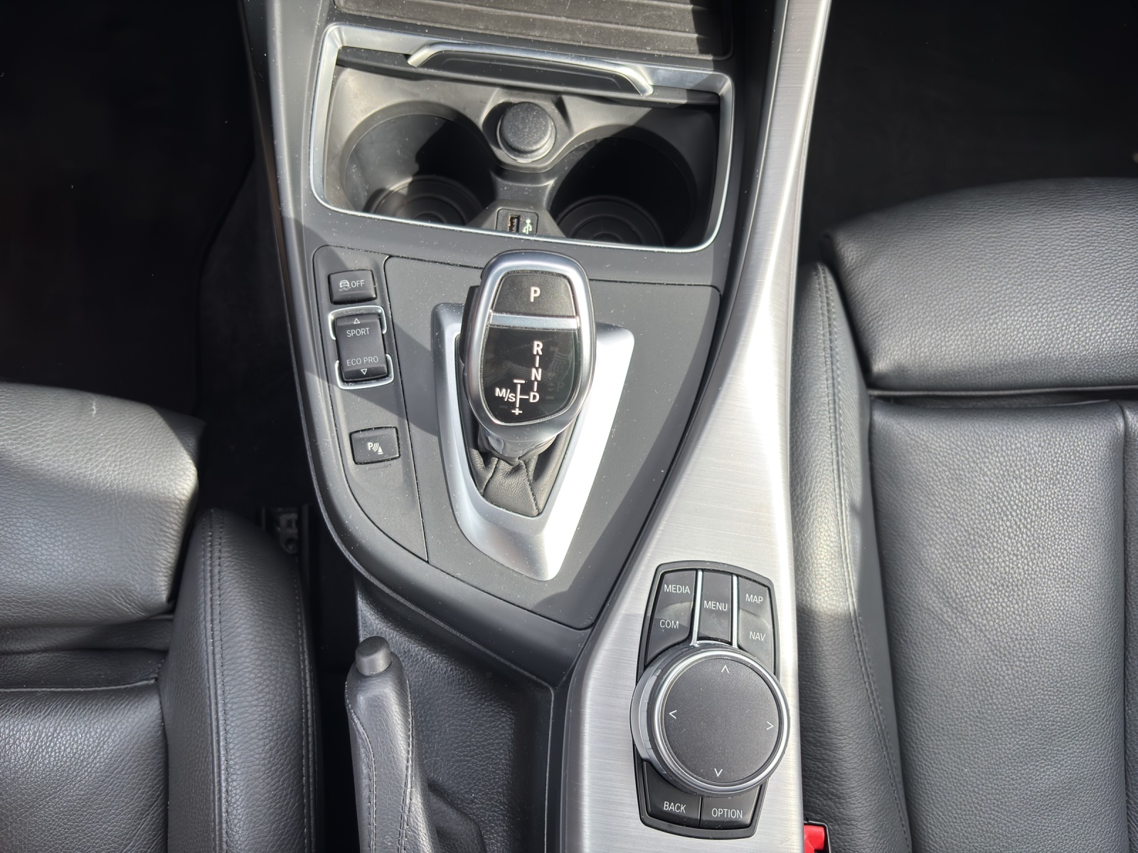 BMW 120d xDrive EDITION SPORT LINE-image-13