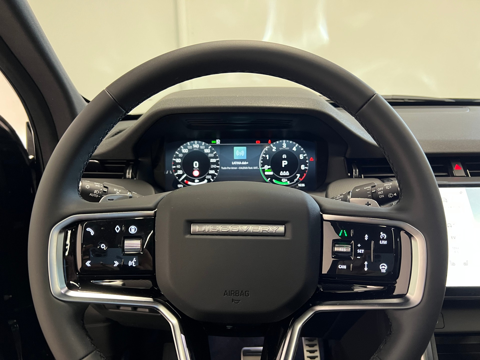 LAND ROVER Discovery Sport 1.5 T 270e Landmark-showroom-element-3