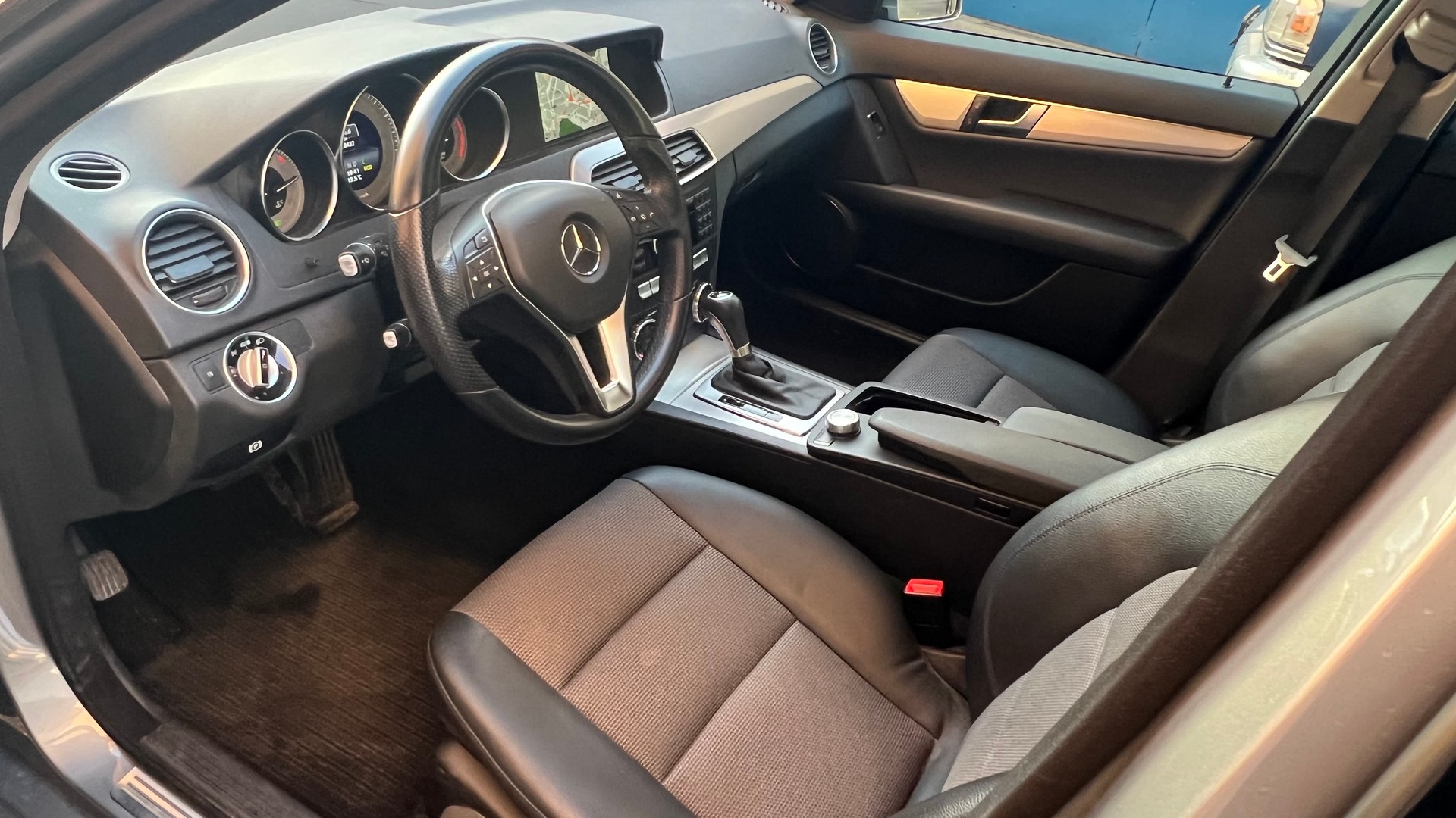 MERCEDES-BENZ C 250 CDI Avantgarde 4Matic 7G-Tronic-image-12