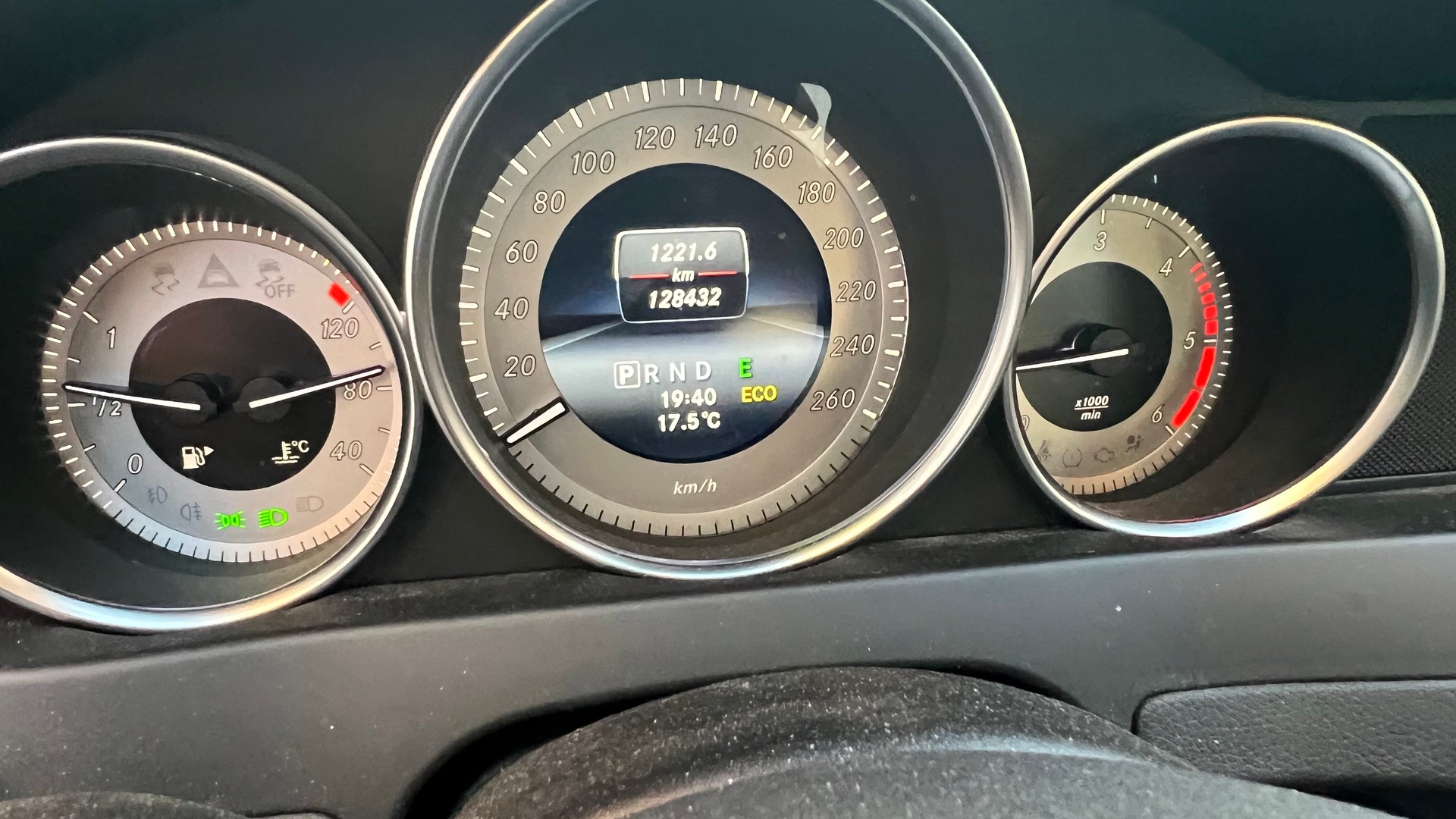 MERCEDES-BENZ C 250 CDI Avantgarde 4Matic 7G-Tronic-image-8