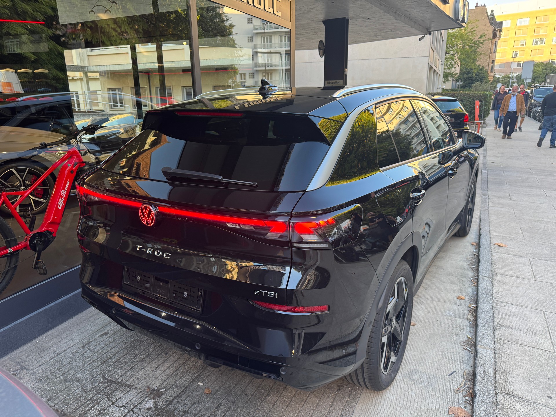 VW T-Roc 1.5eTSI mH R-Line-image-4