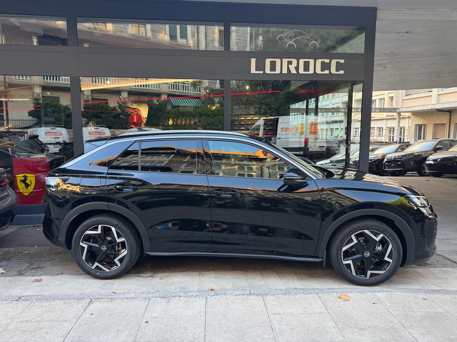 VW T-Roc 1.5eTSI mH R-Line-image-2