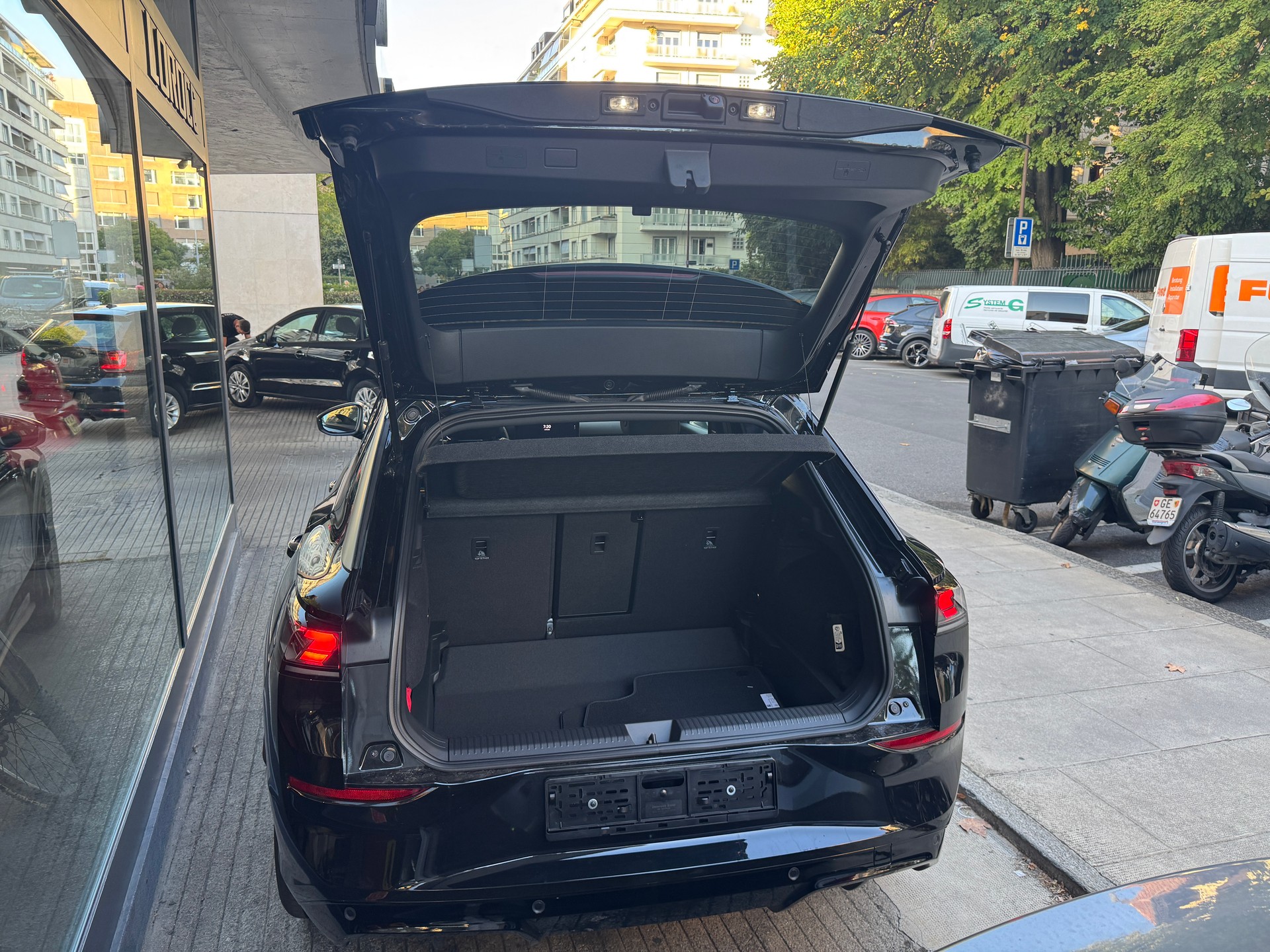 VW T-Roc 1.5eTSI mH R-Line-image-5