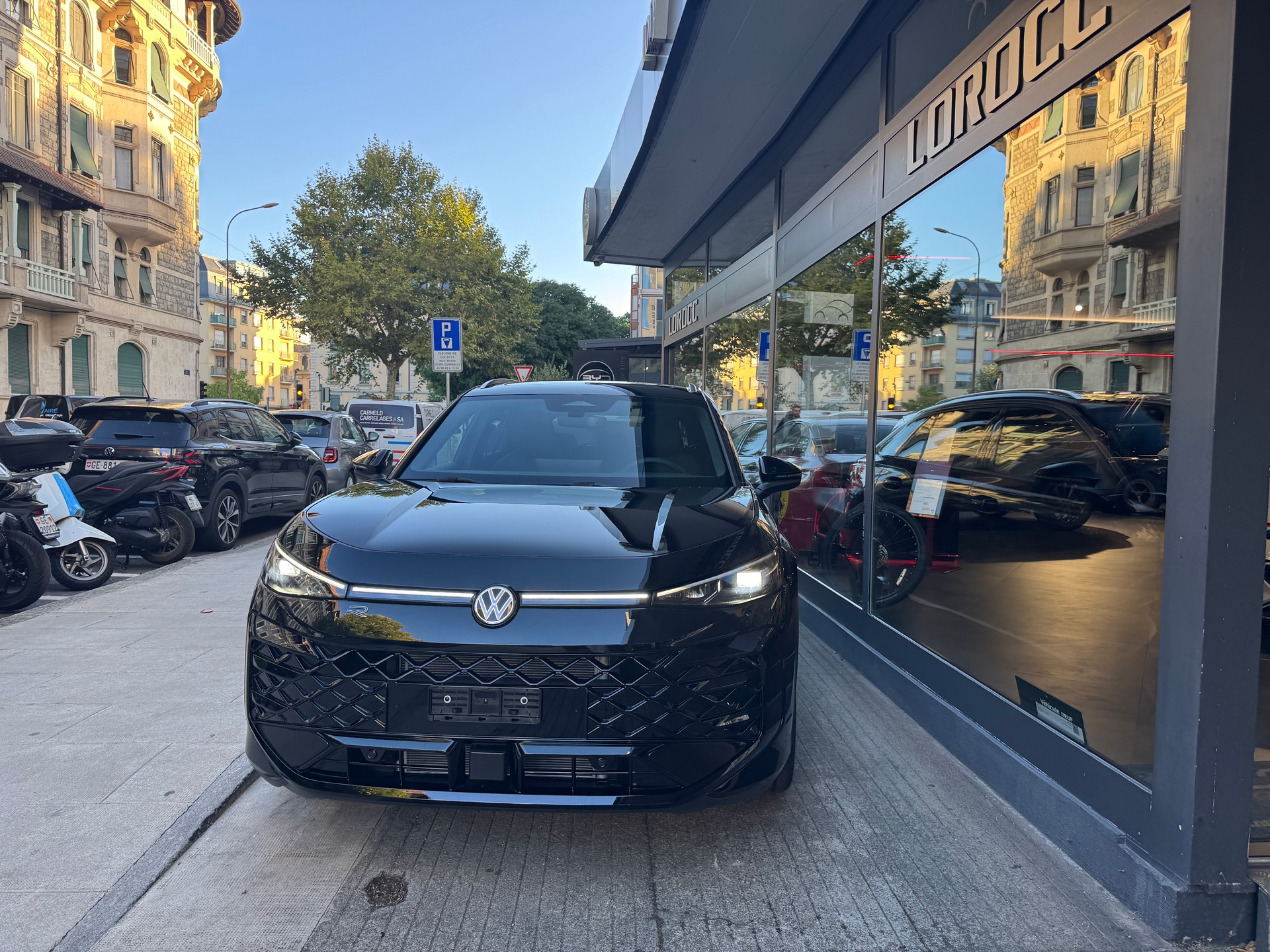 VW T-Roc 1.5eTSI mH R-Line-image-1