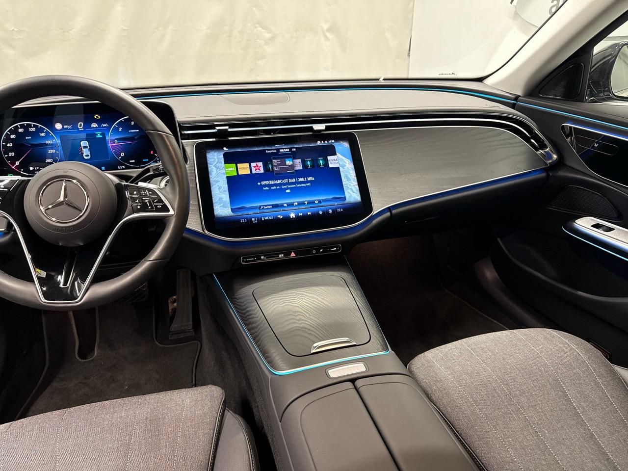 MERCEDES-BENZ E 220 d 9G-Tronic-image-5