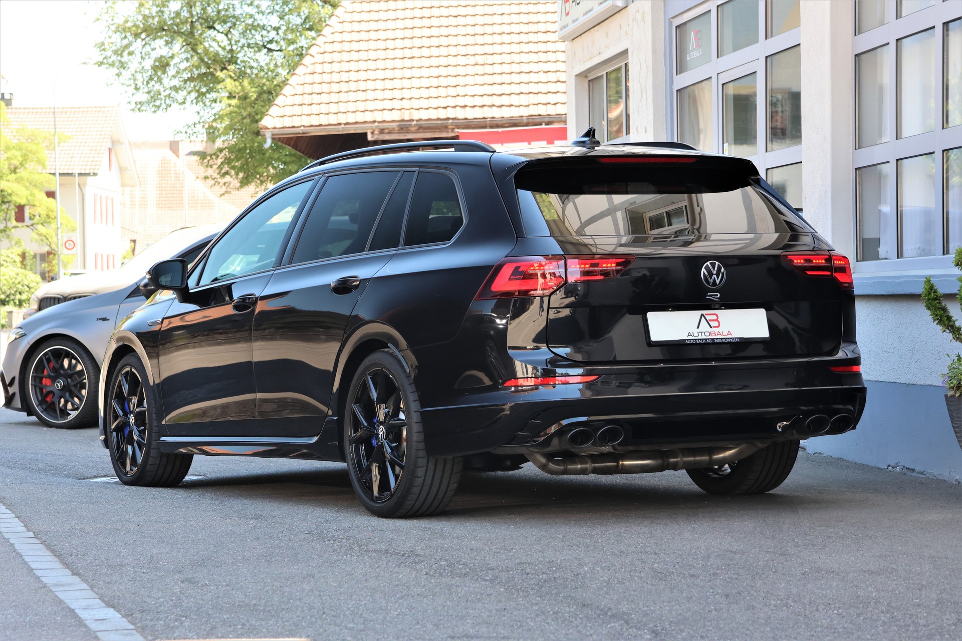 VW Golf Variant 2.0 TSI R DSG 4Motion *BlackStyle+Remus*-showroom-element-2