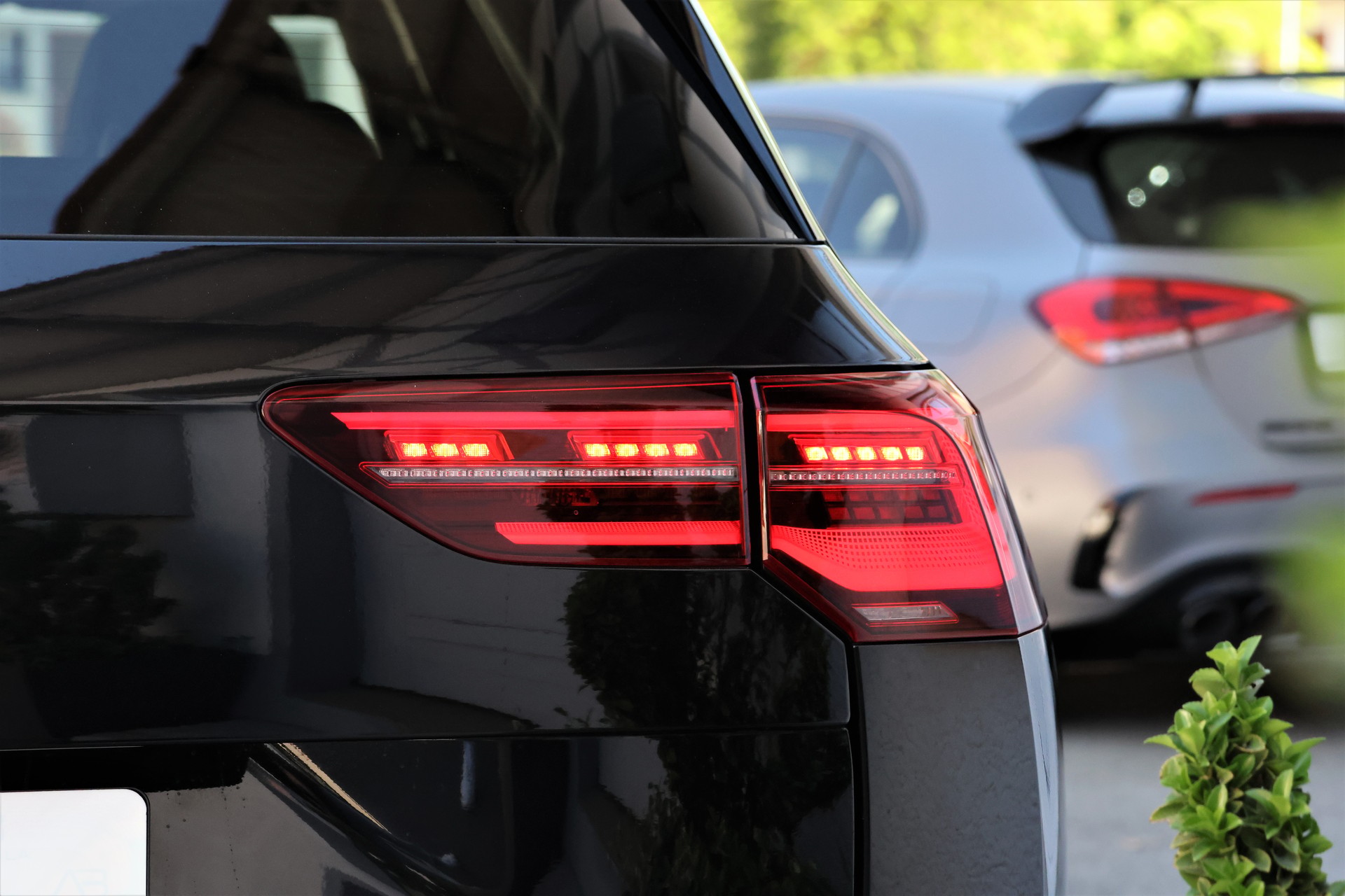 VW Golf Variant 2.0 TSI R DSG 4Motion *BlackStyle+Remus*-image-5
