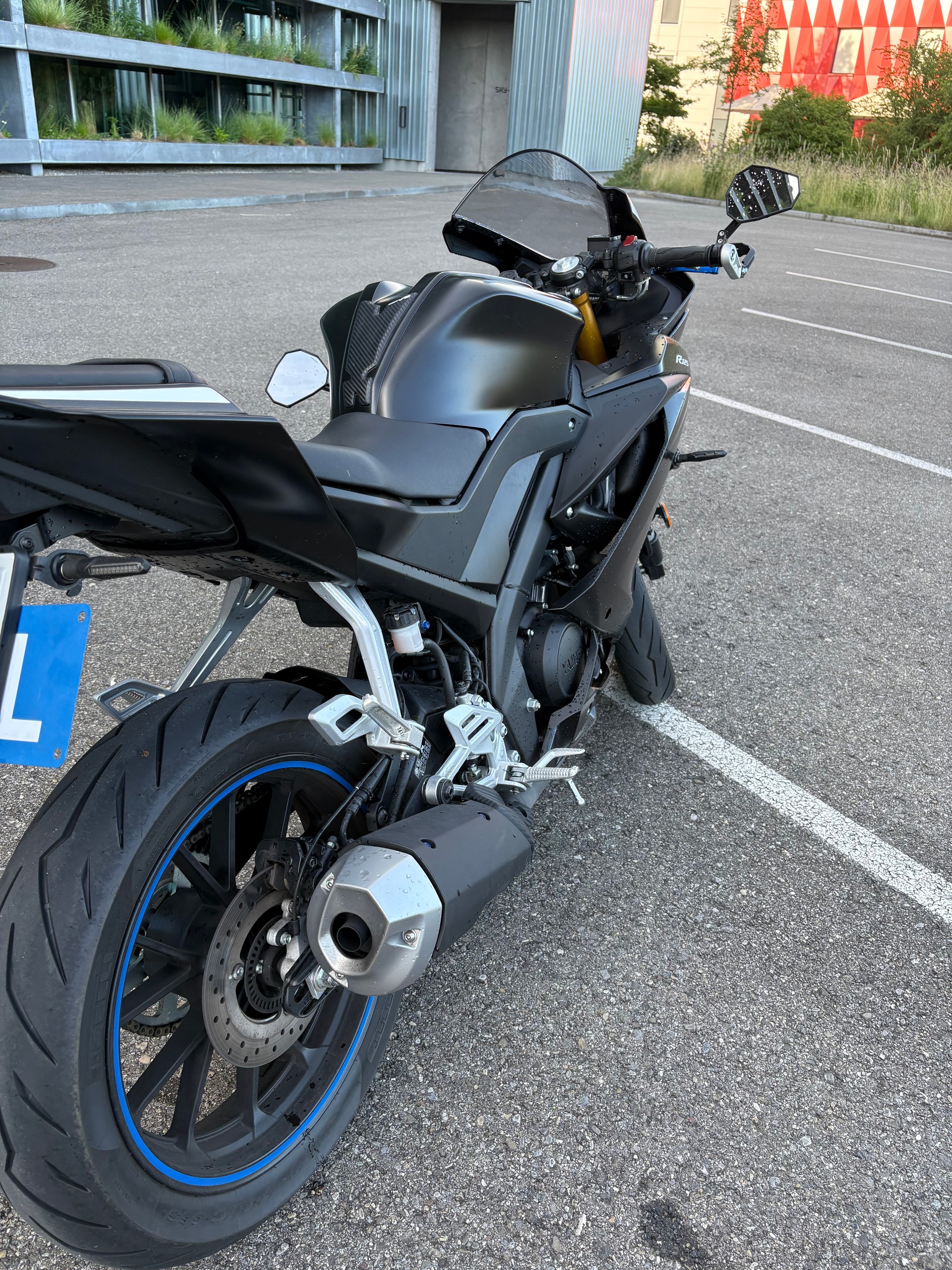 YAMAHA R 125-image-5
