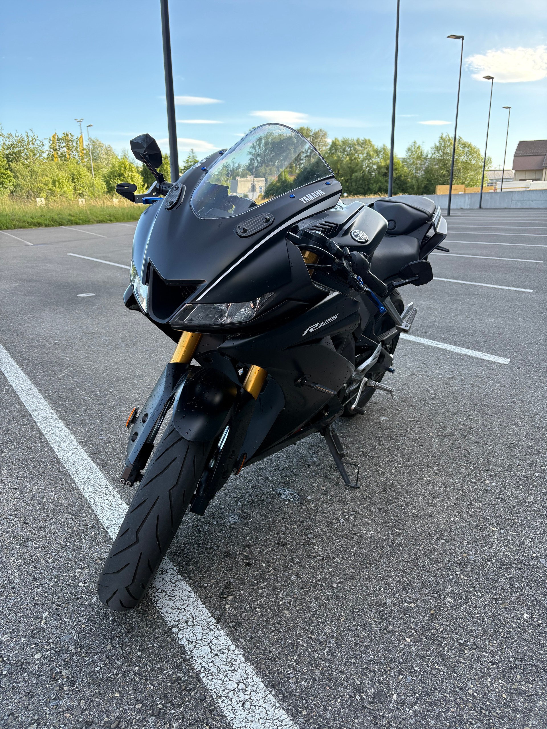 YAMAHA R 125-image-8