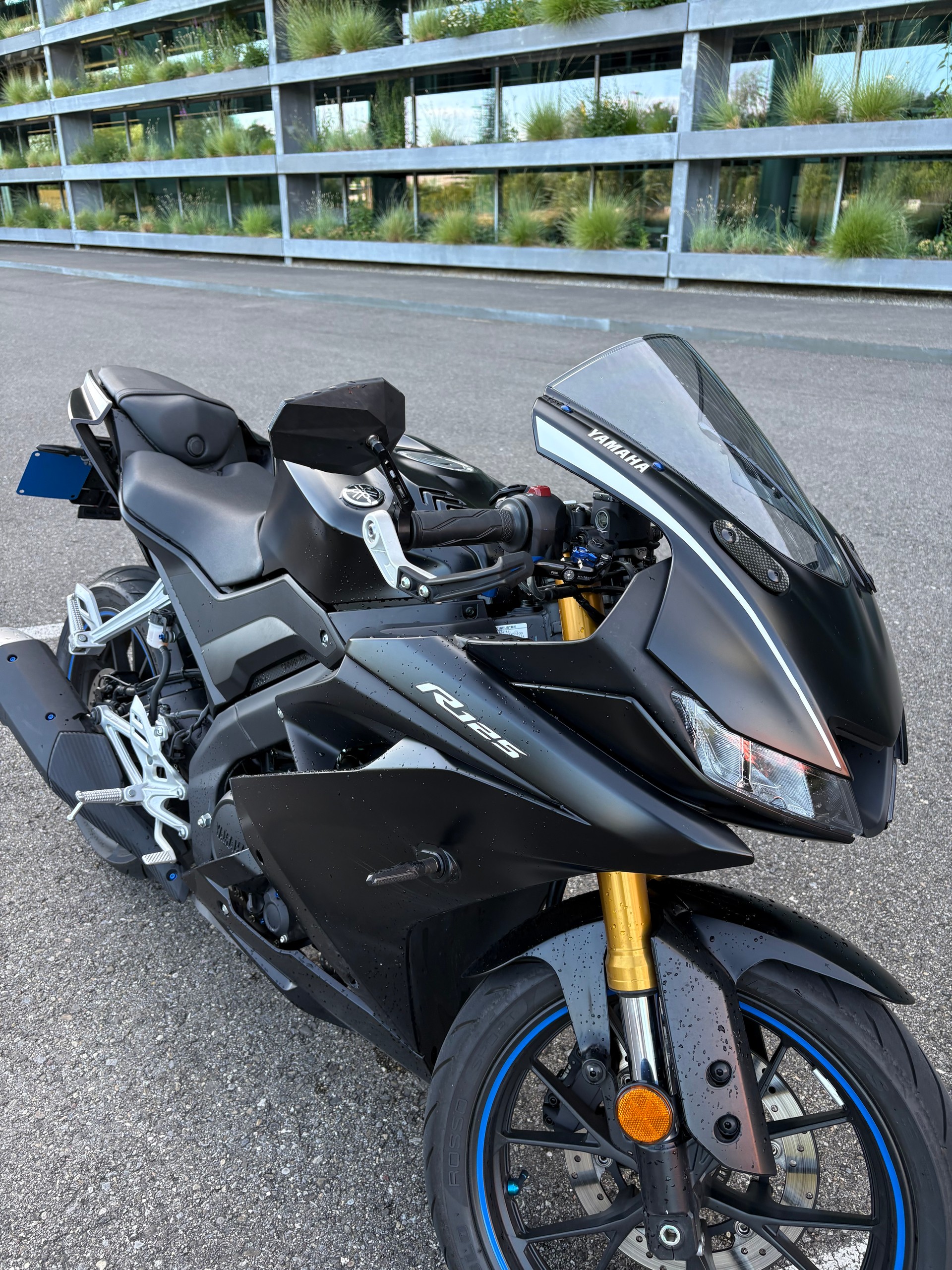 YAMAHA R 125-image-4