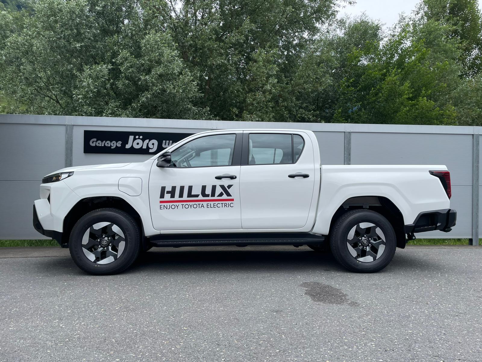 TOYOTA Double Cab Pick-up 59kWh Comfort-image-2
