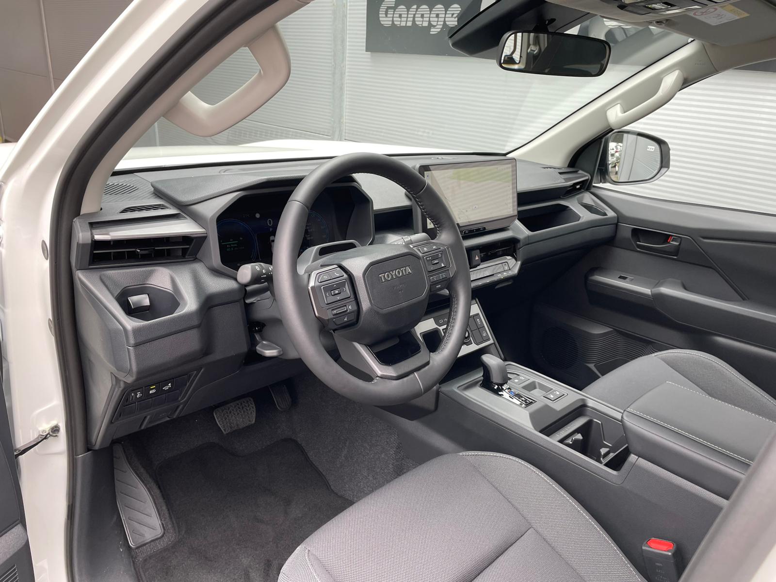 TOYOTA Double Cab Pick-up 59kWh Comfort-image-7