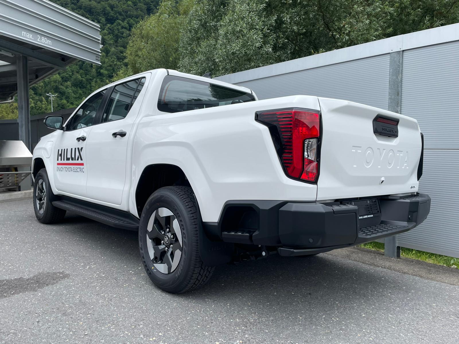 TOYOTA Double Cab Pick-up 59kWh Comfort-image-3