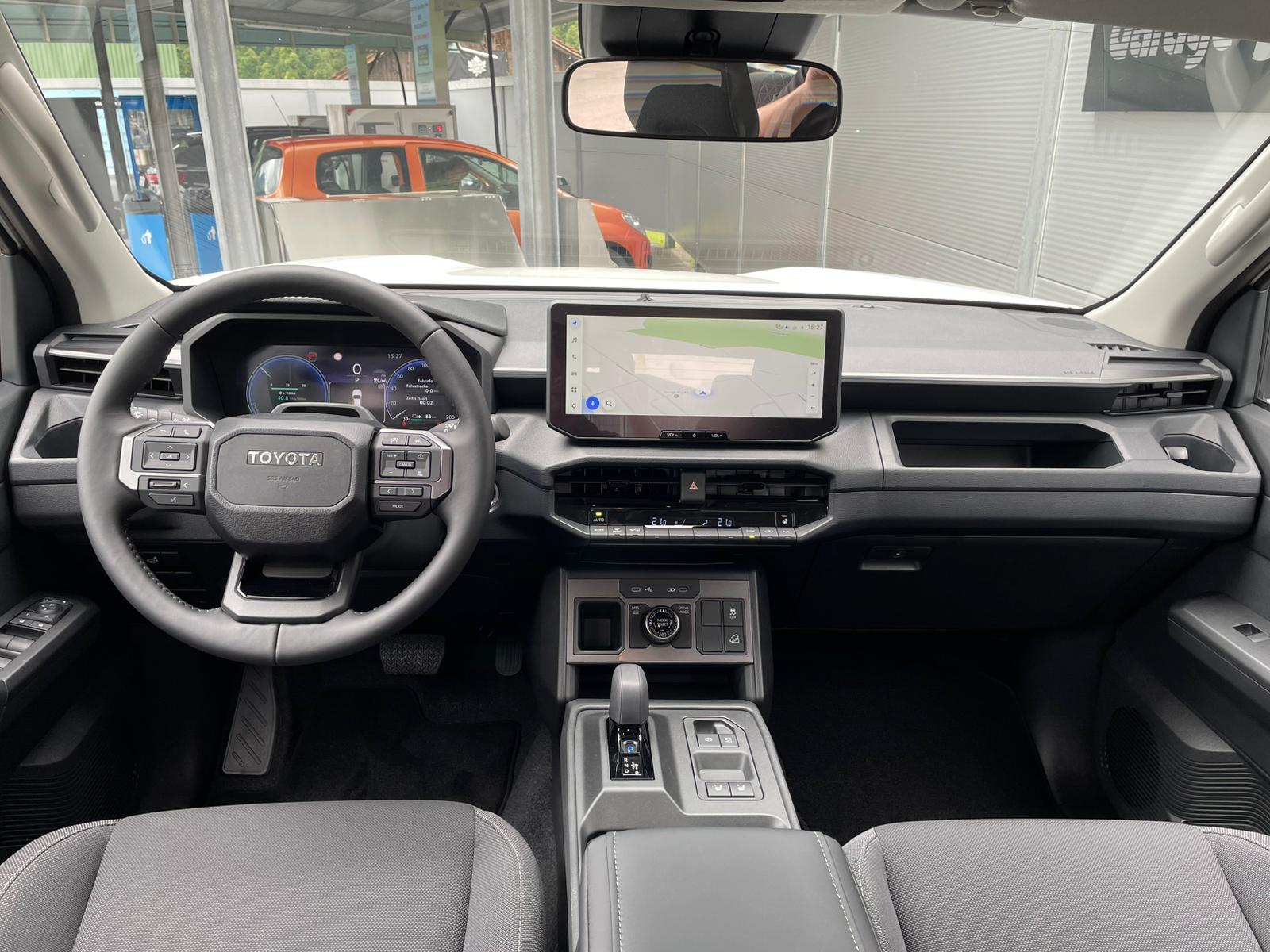 TOYOTA Double Cab Pick-up 59kWh Comfort-image-8