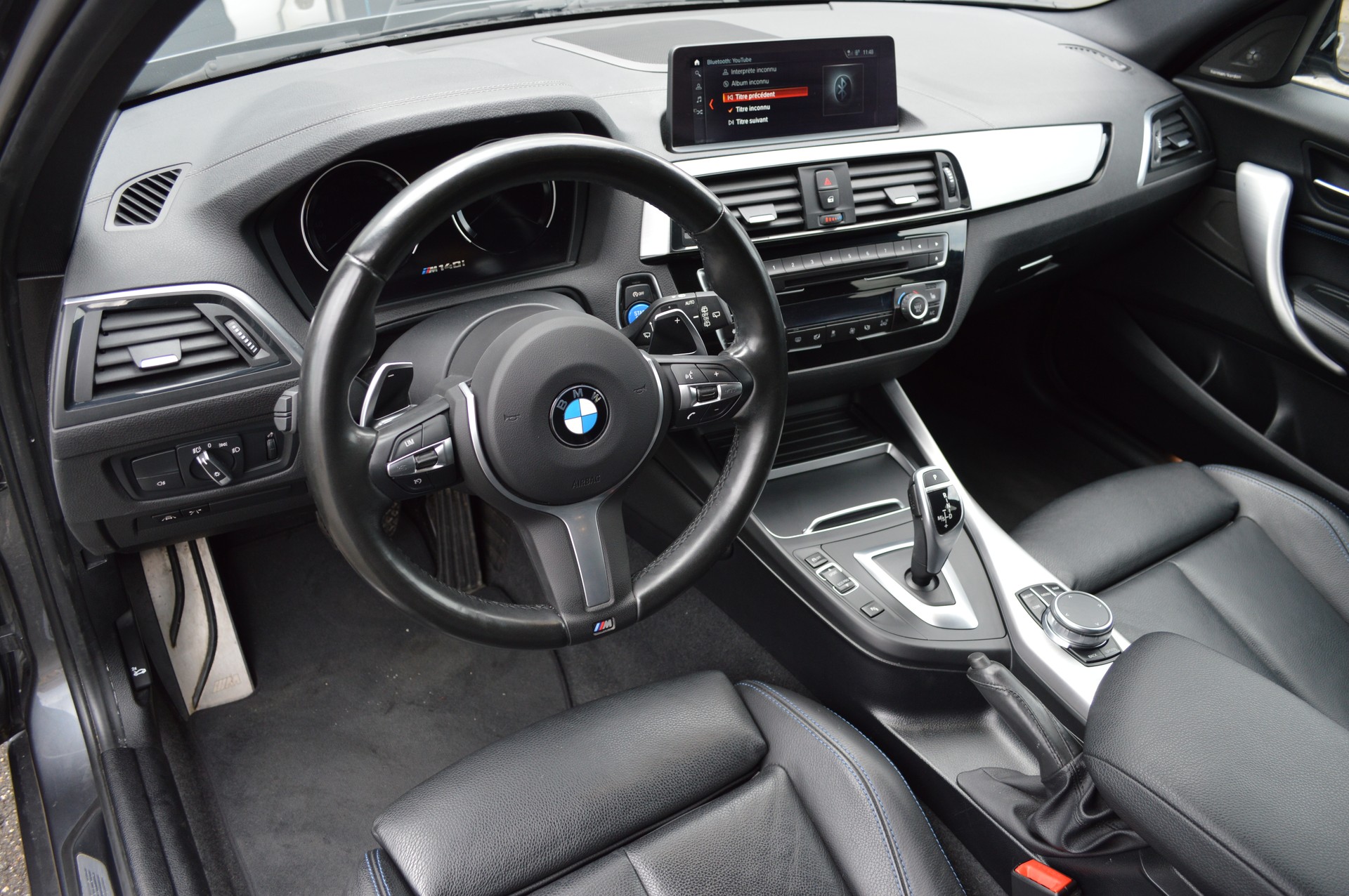 BMW M140i xDrive Steptronic-image-10