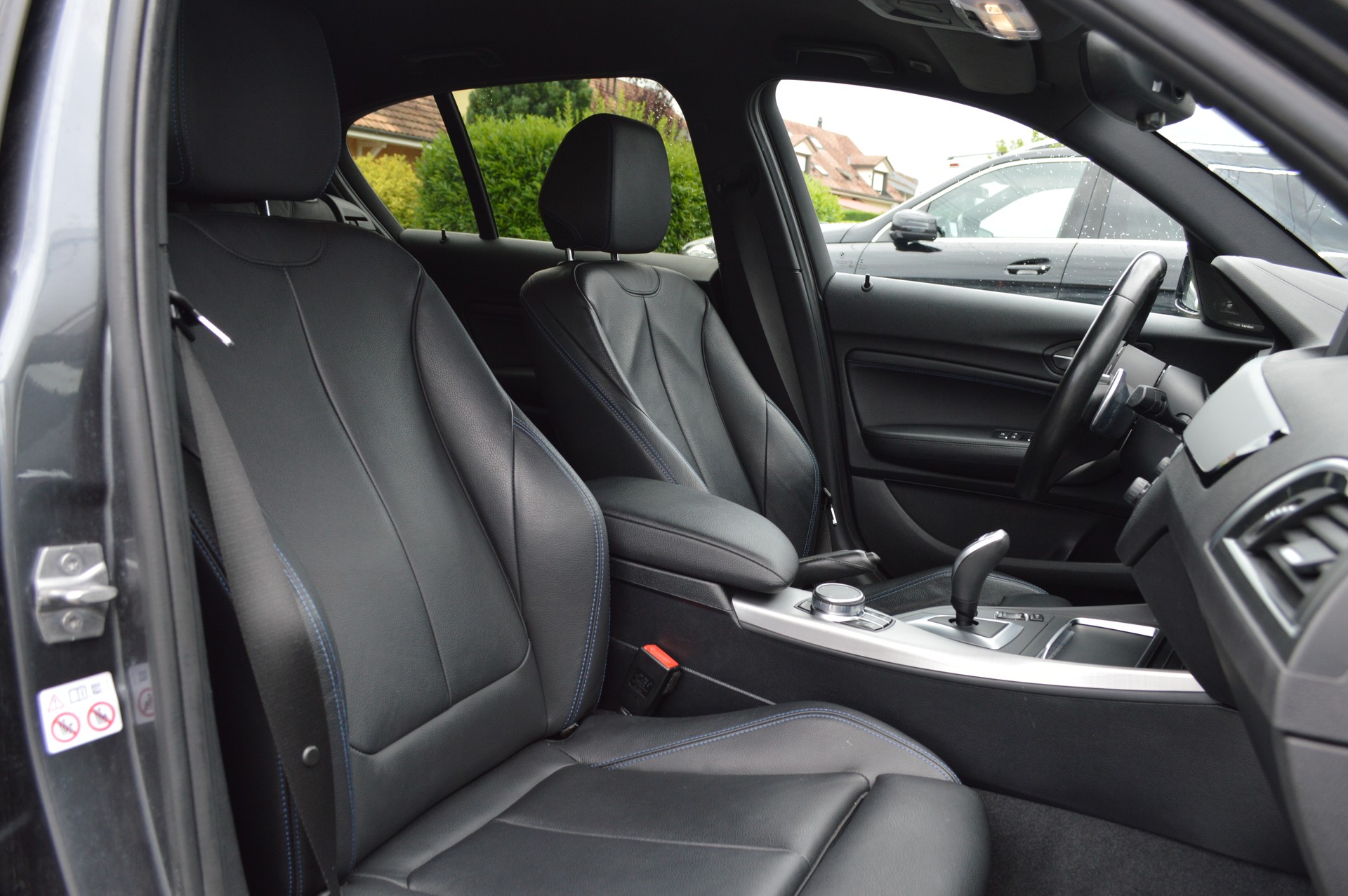BMW M140i xDrive Steptronic-image-15