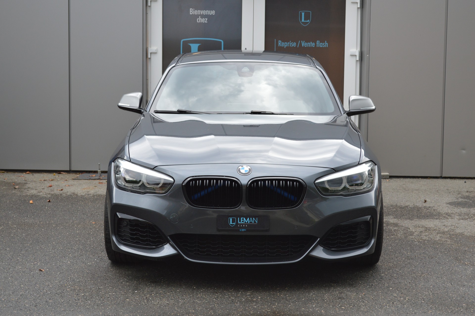 BMW M140i xDrive Steptronic-showroom-element-1