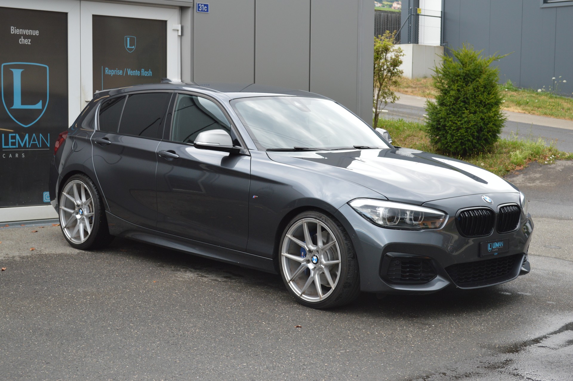 BMW M140i xDrive Steptronic-showroom-element-2