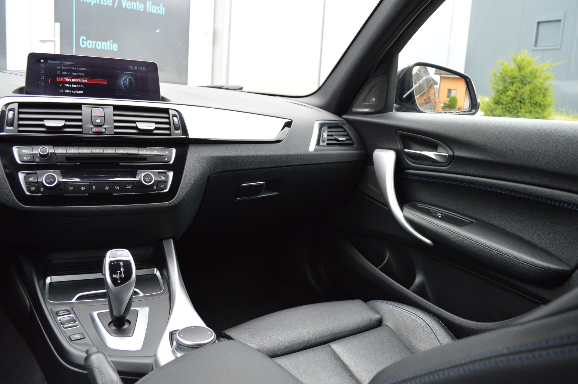 BMW M140i xDrive Steptronic-image-13