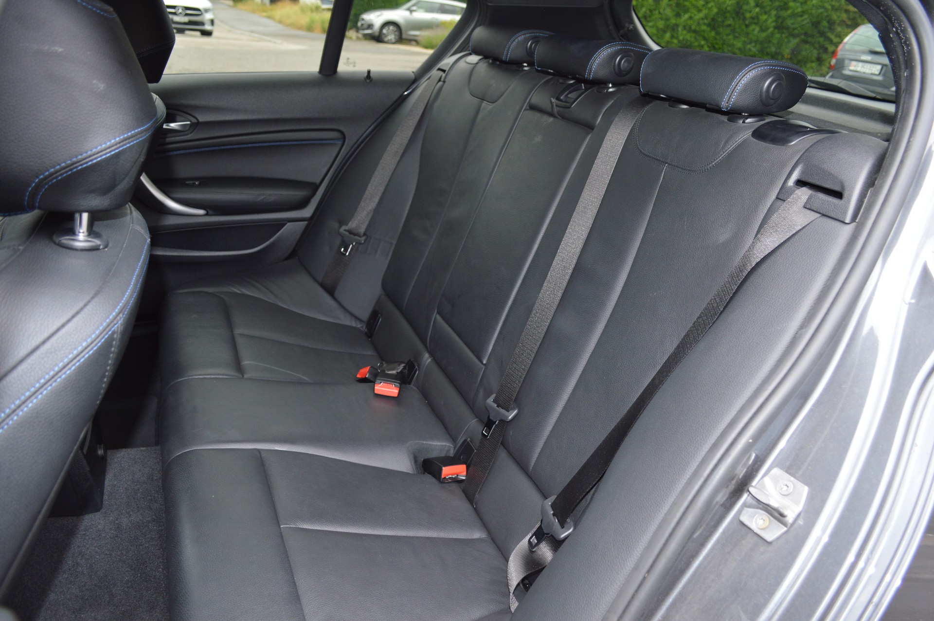 BMW M140i xDrive Steptronic-image-16