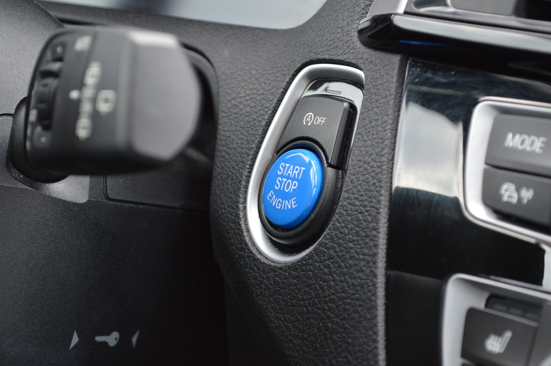 BMW M140i xDrive Steptronic-image-19
