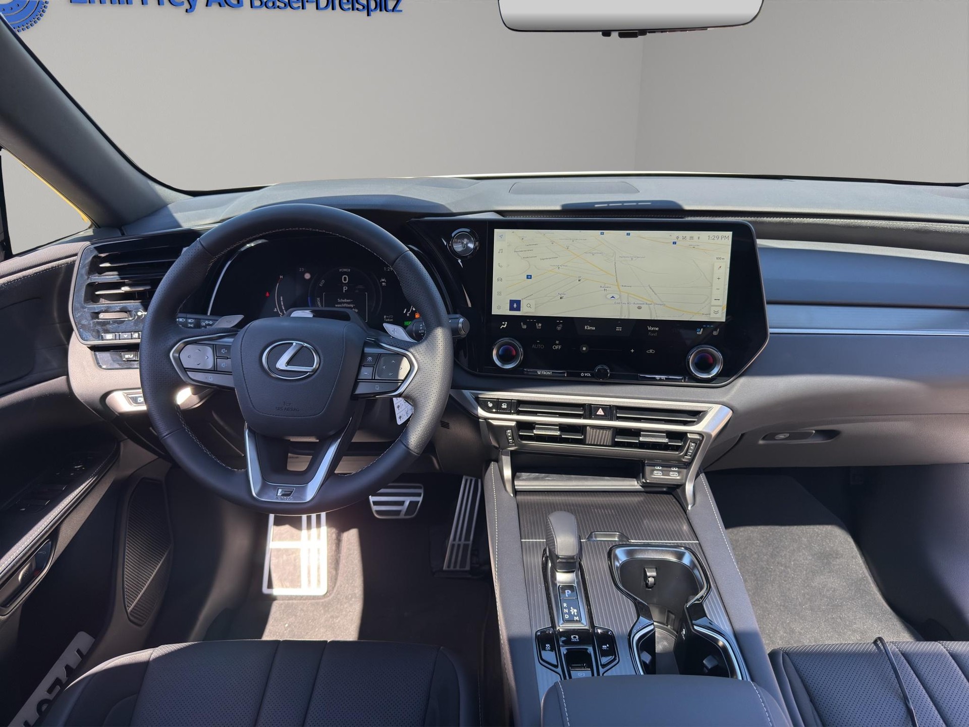 LEXUS RX 500h F-Sport-showroom-element-3