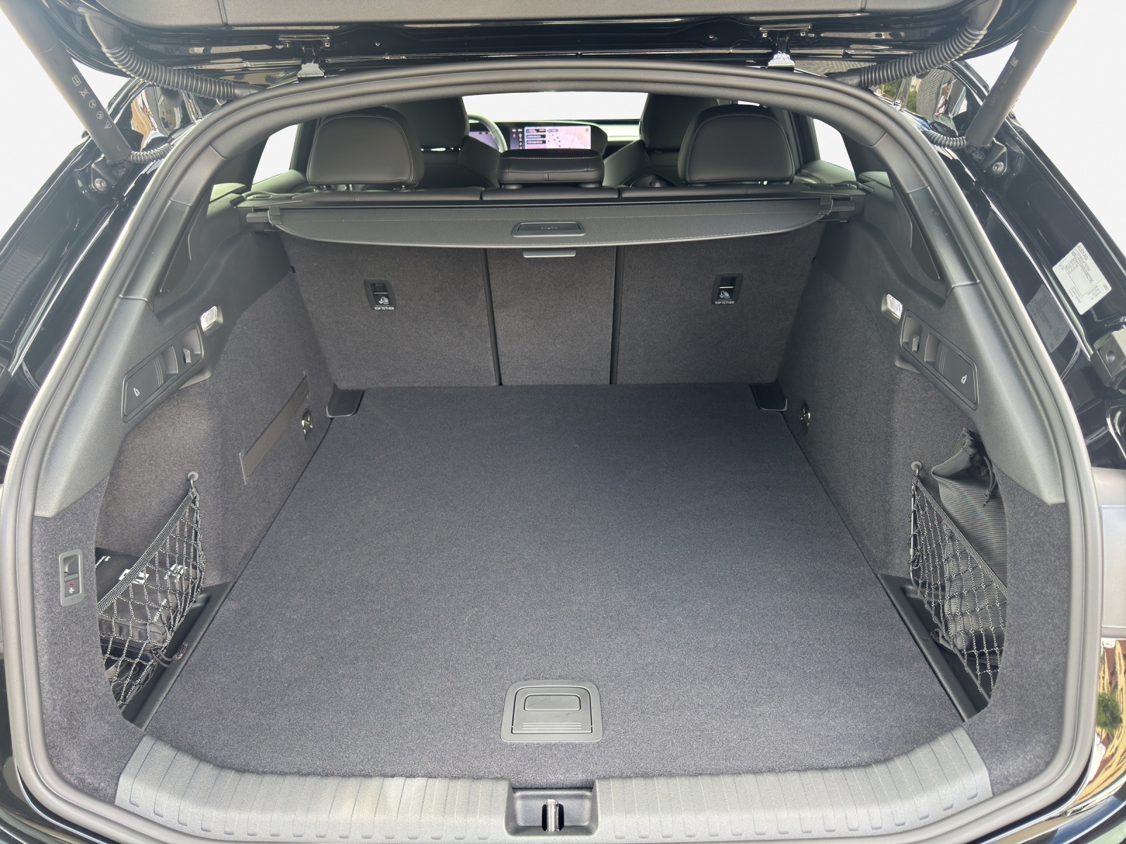 AUDI A6 Avant e-tron quattro-image-12