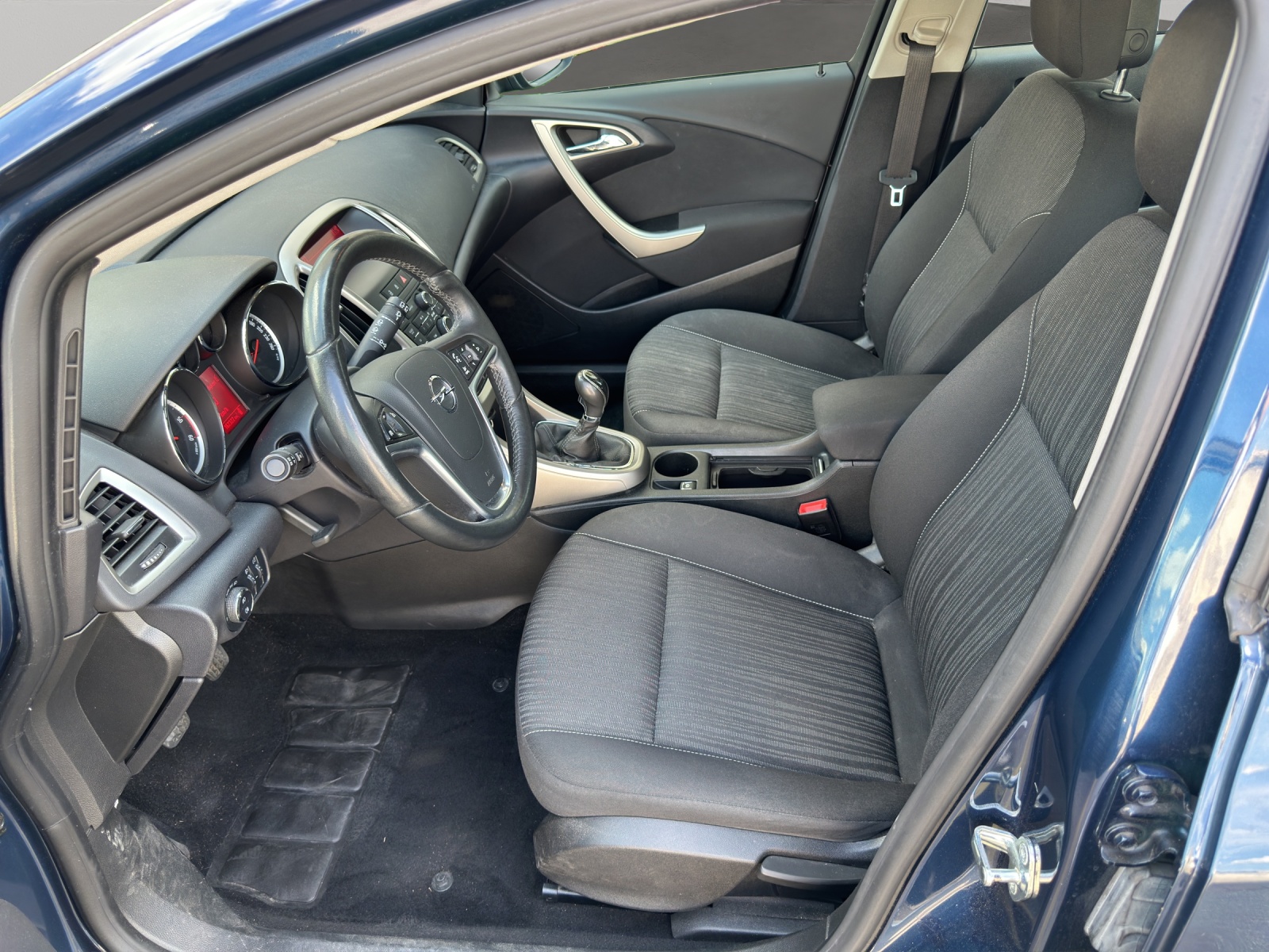 OPEL Astra SportsTourer 2.0 CDTi Sport-image-9