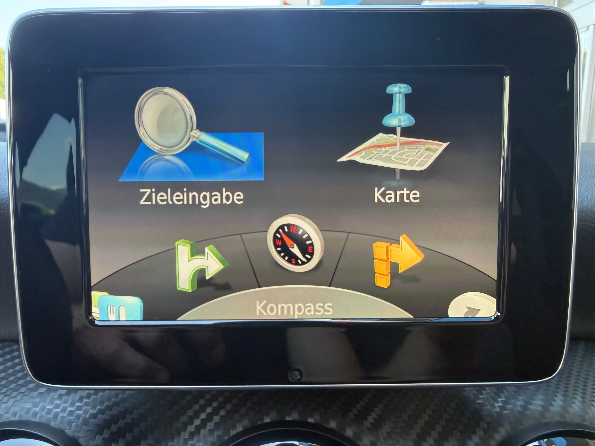 MERCEDES-BENZ GLA 200 CDI Style 4Matic 7G-DCT-image-20