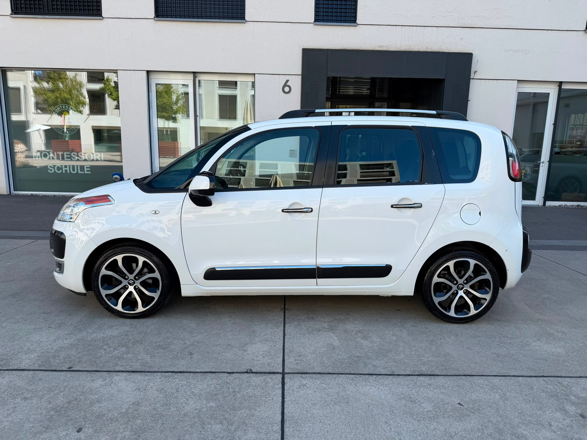 CITROEN C3 Picasso 1.6 HDi Exclusive-showroom-element-1