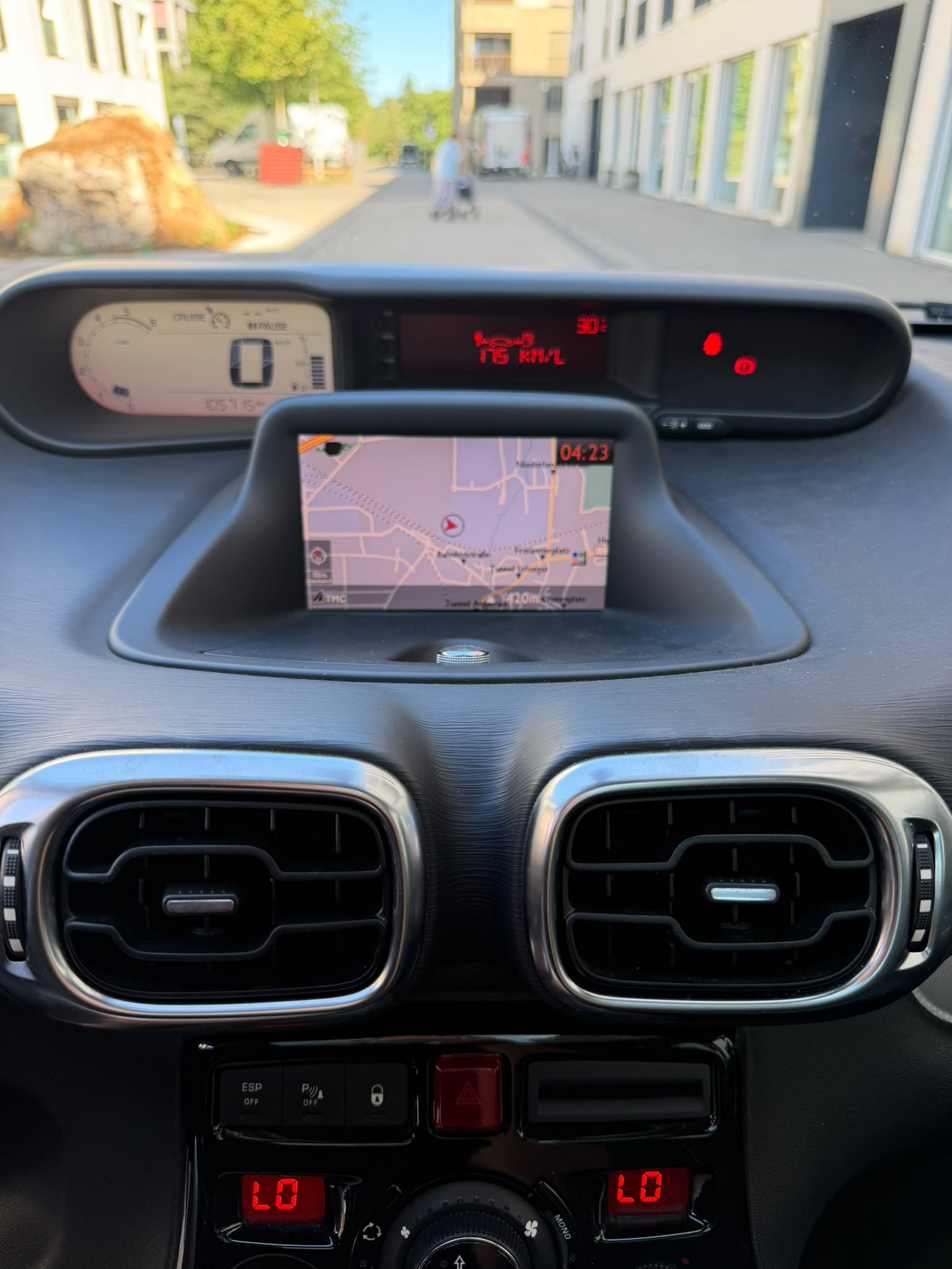 CITROEN C3 Picasso 1.6 HDi Exclusive-image-8