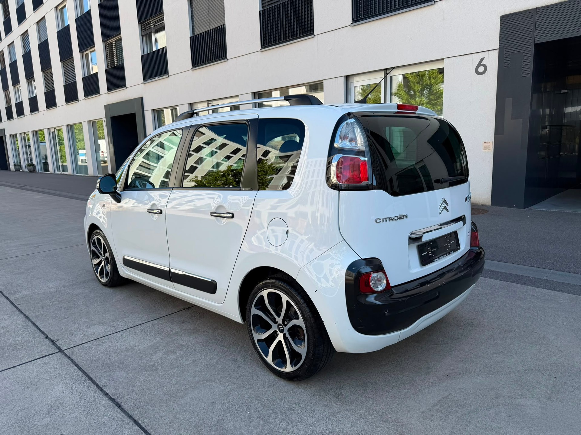 CITROEN C3 Picasso 1.6 HDi Exclusive-showroom-element-2