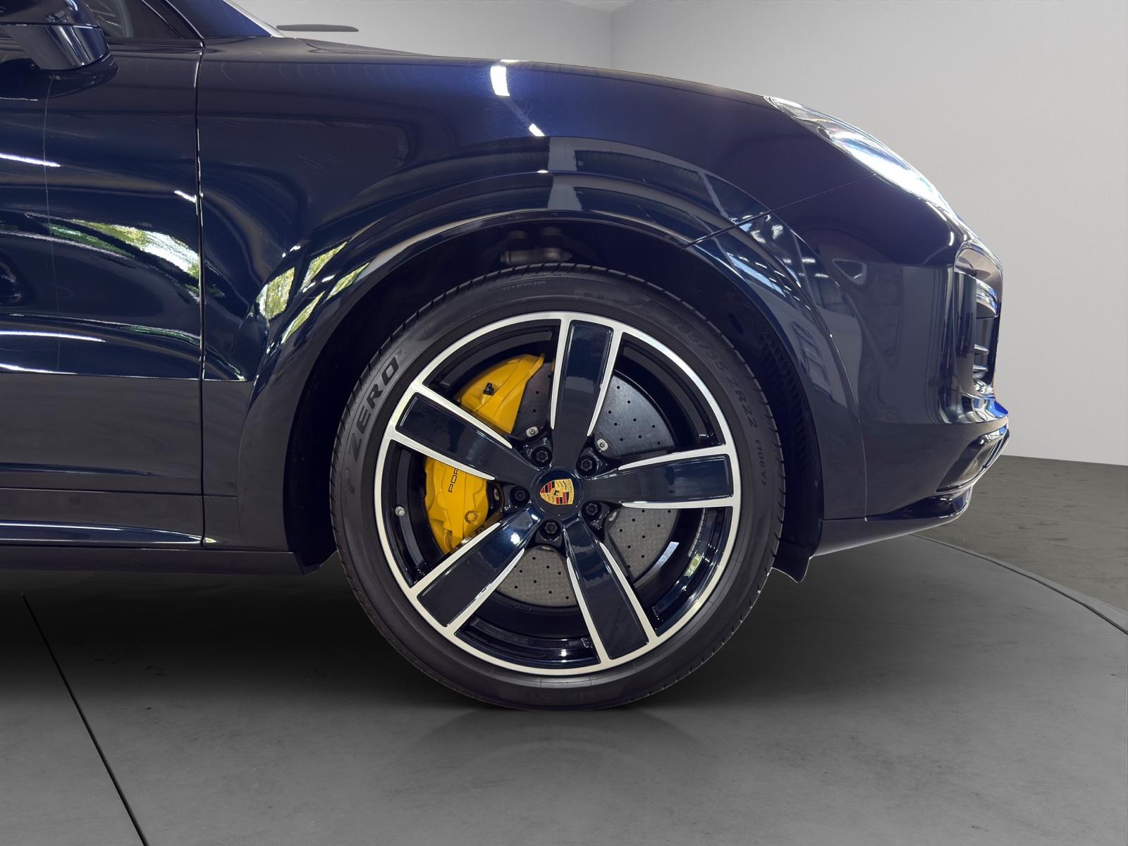 PORSCHE Cayenne Turbo-image-8