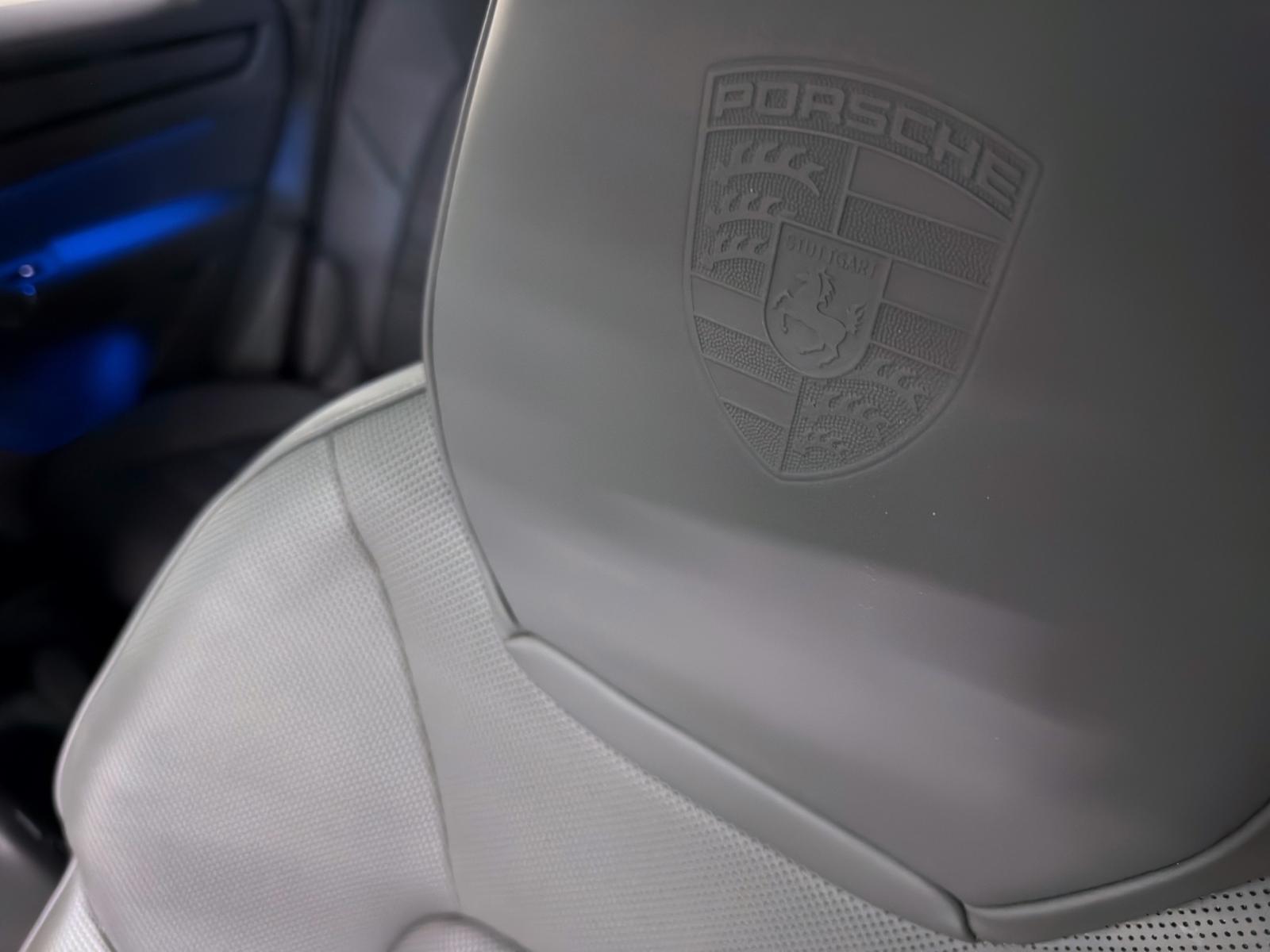 PORSCHE Cayenne Turbo-image-29