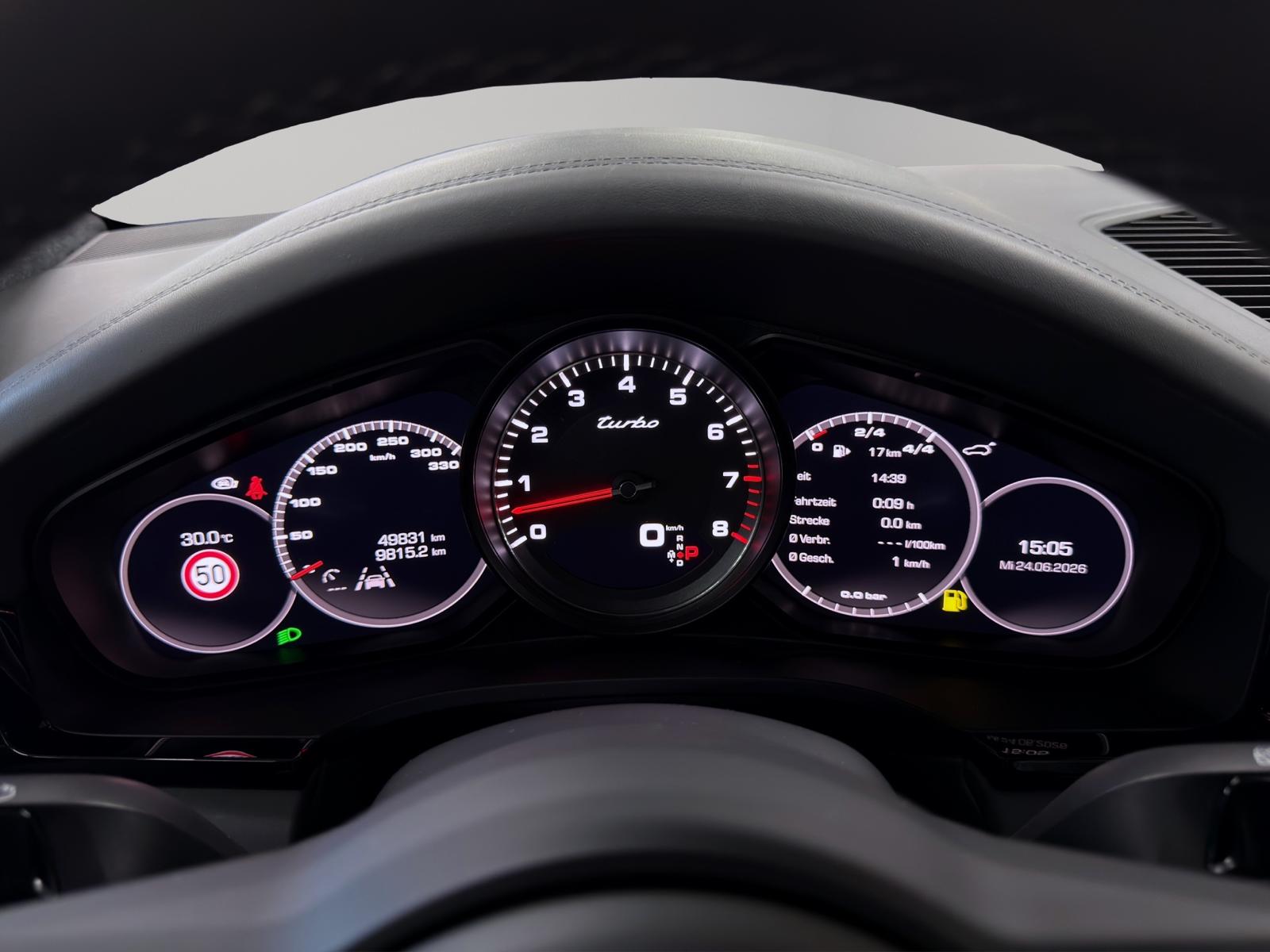 PORSCHE Cayenne Turbo-image-18
