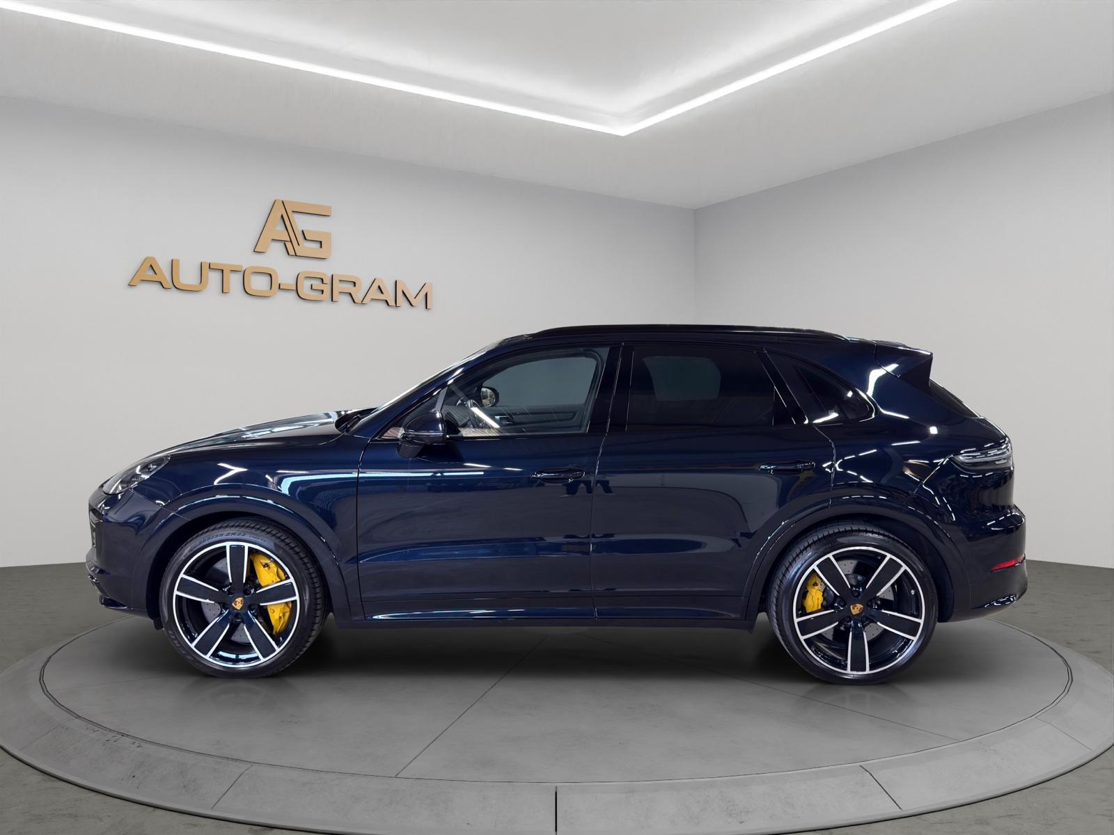 PORSCHE Cayenne Turbo-showroom-element-1