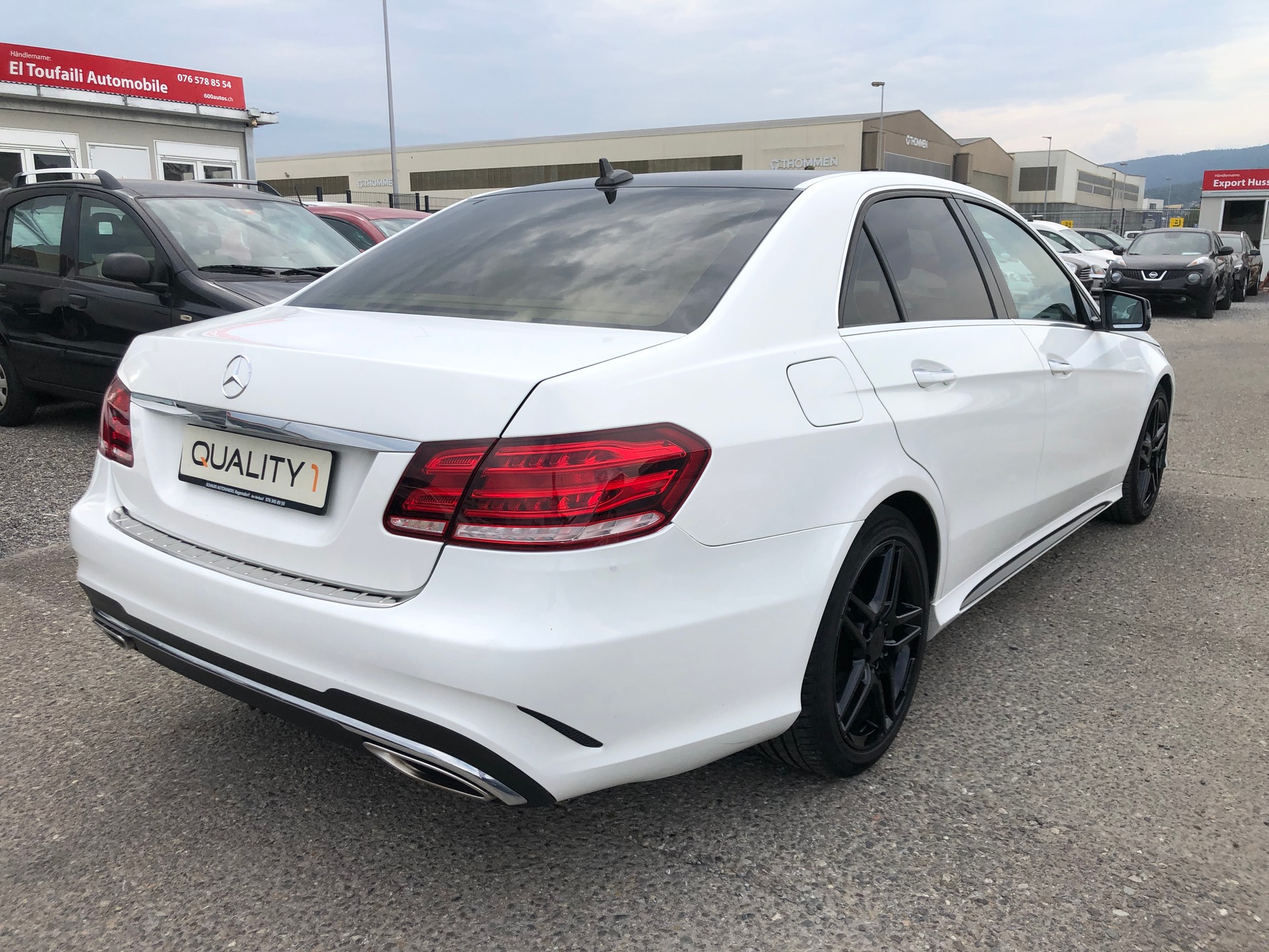 MERCEDES-BENZ E 350-showroom-element-3