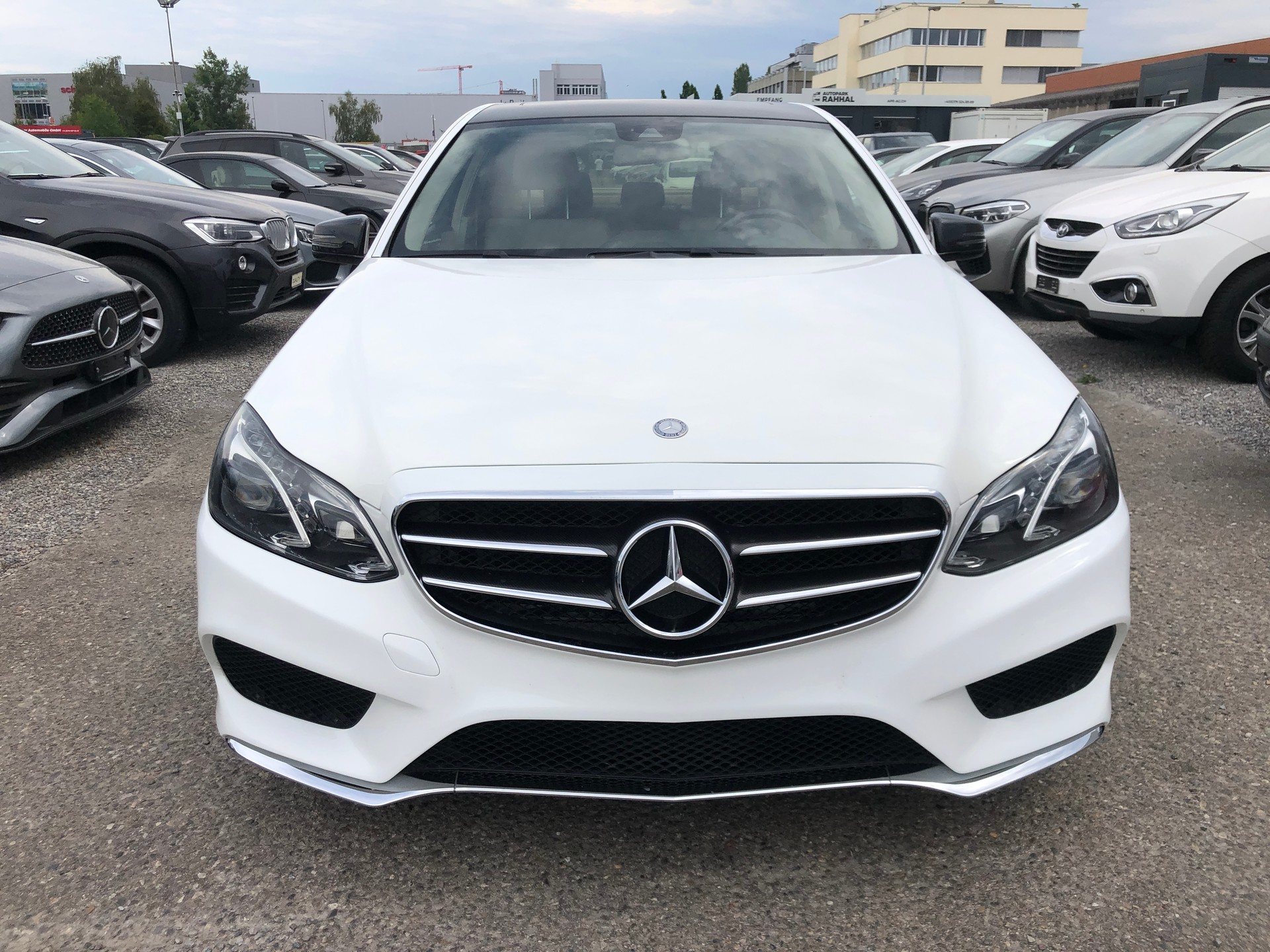 MERCEDES-BENZ E 350-showroom-element-1