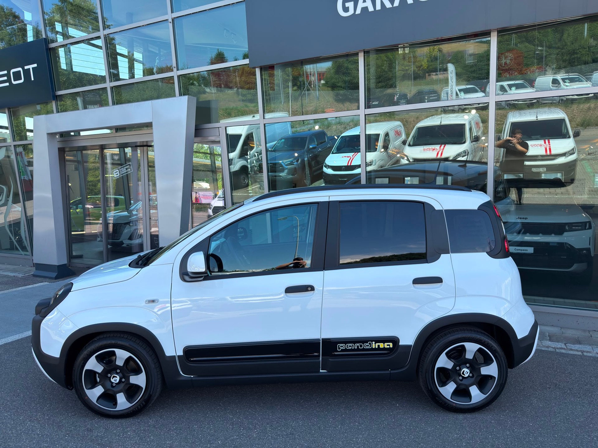 FIAT Pandina 1.0 MHEV Cross-showroom-element-1