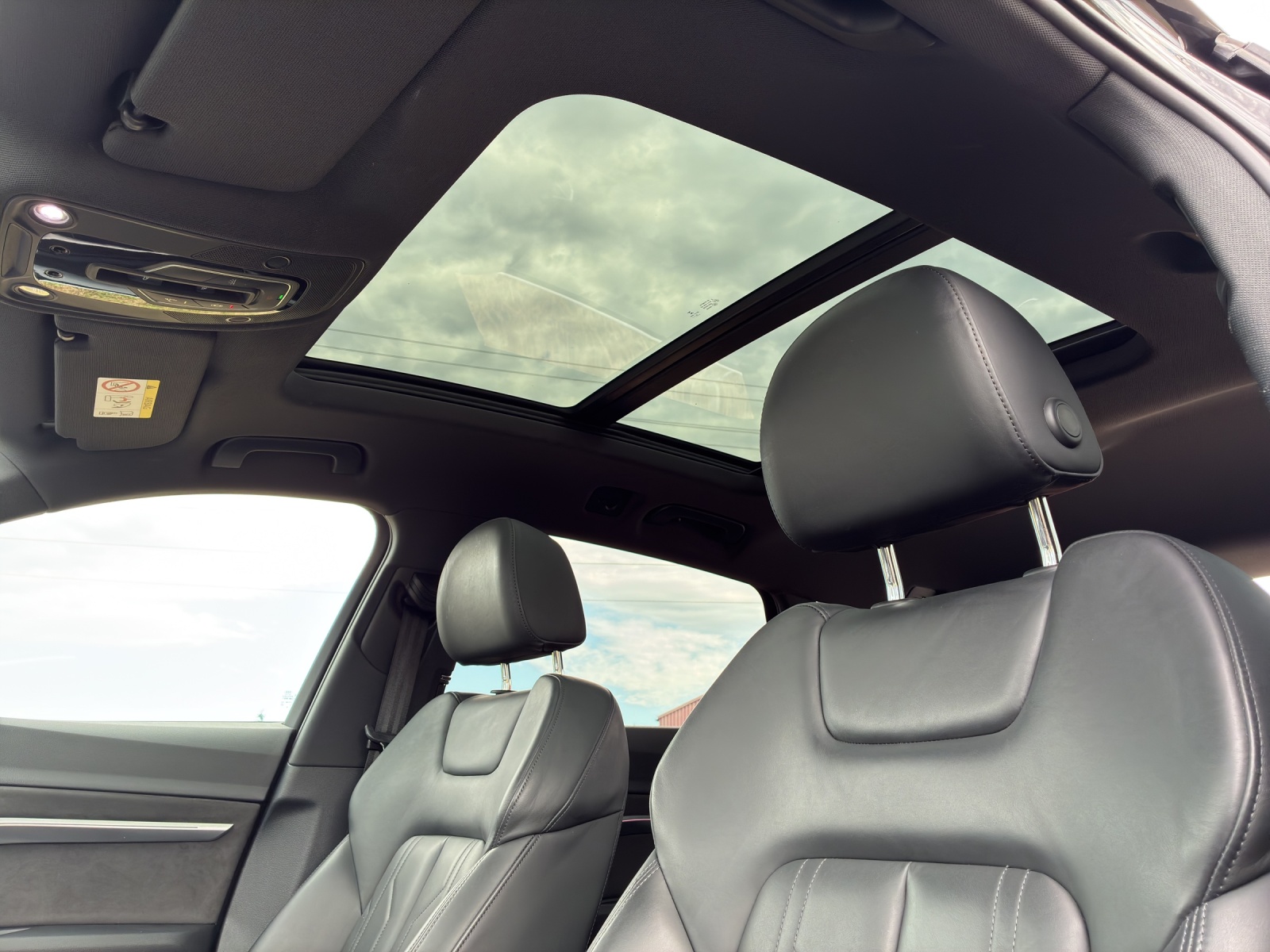 AUDI e-tron 55 Advanced quattro-image-13