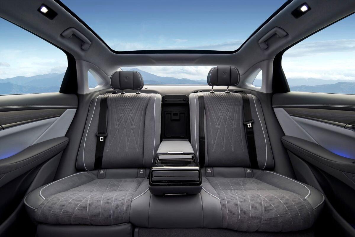 VOYAH Free 4WD 106 kWh 489PS Cloud Gray Metallic-showroom-element-3