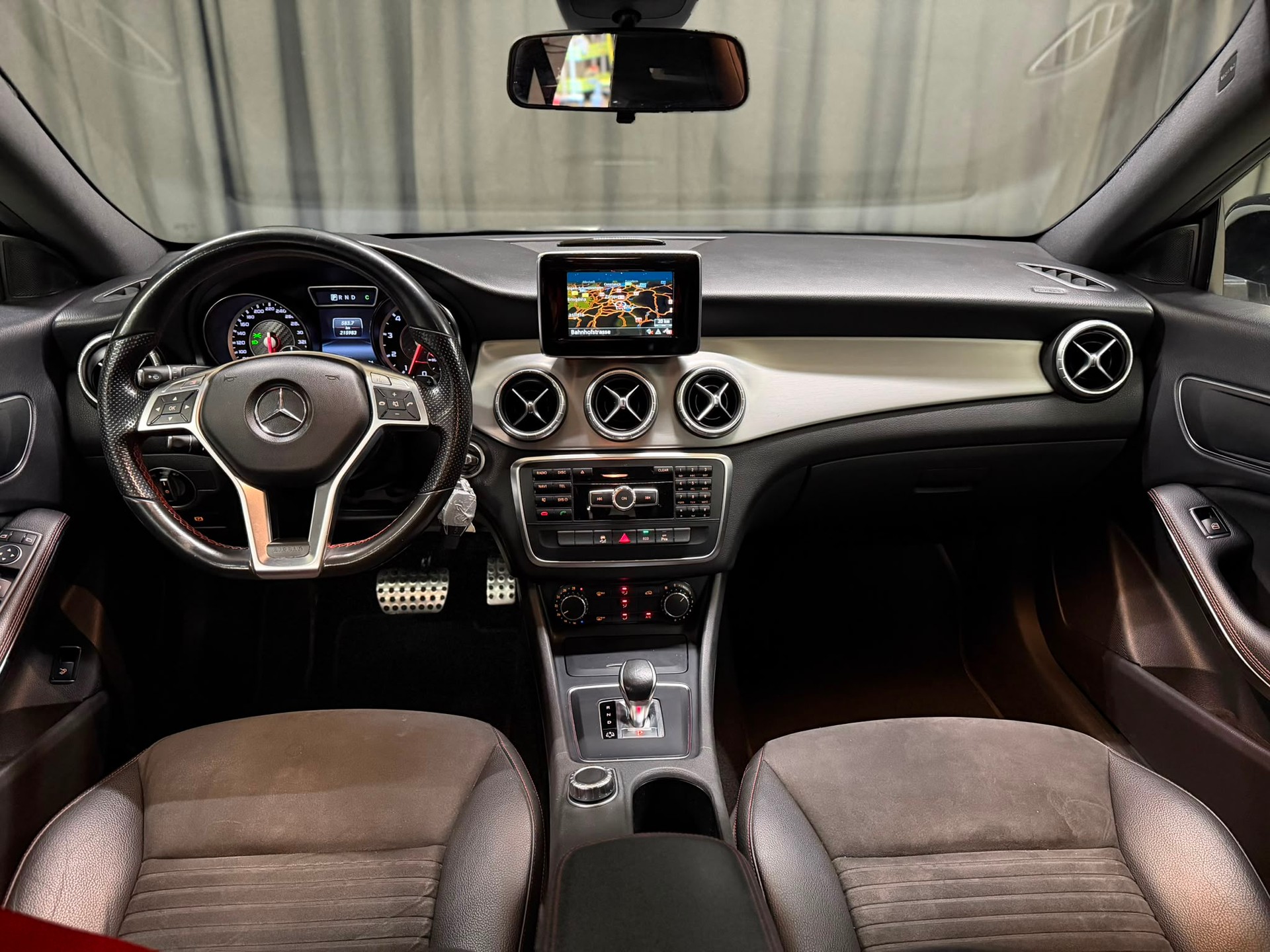 MERCEDES-BENZ CLA 45 AMG 4Matic Speedshift-image-10