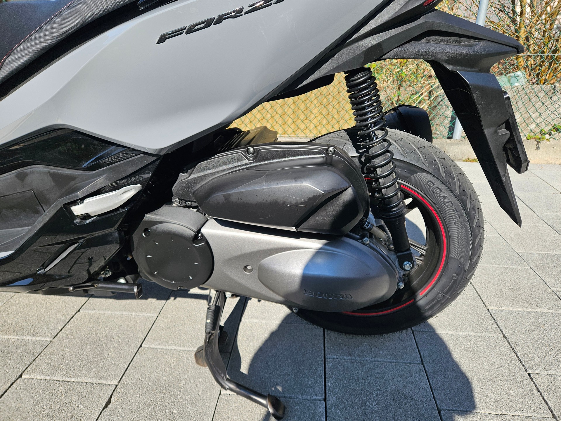 HONDA NSS 300 Forza ABS-image-1