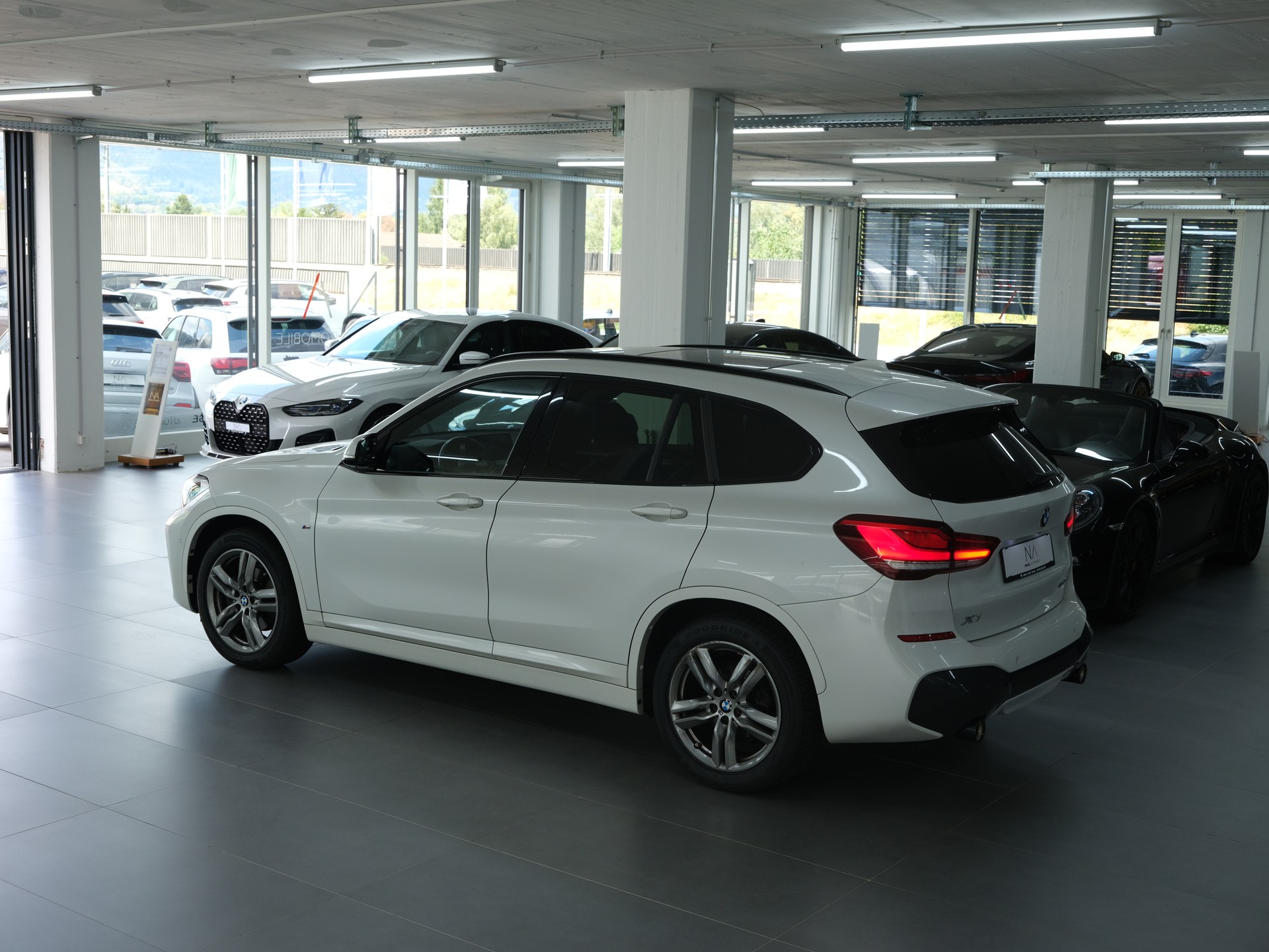 BMW X1 xDrive 20d M Sport Fleet Edition Steptronic *Panorama* *Rückfahrkamera* *Carplay*-image-16