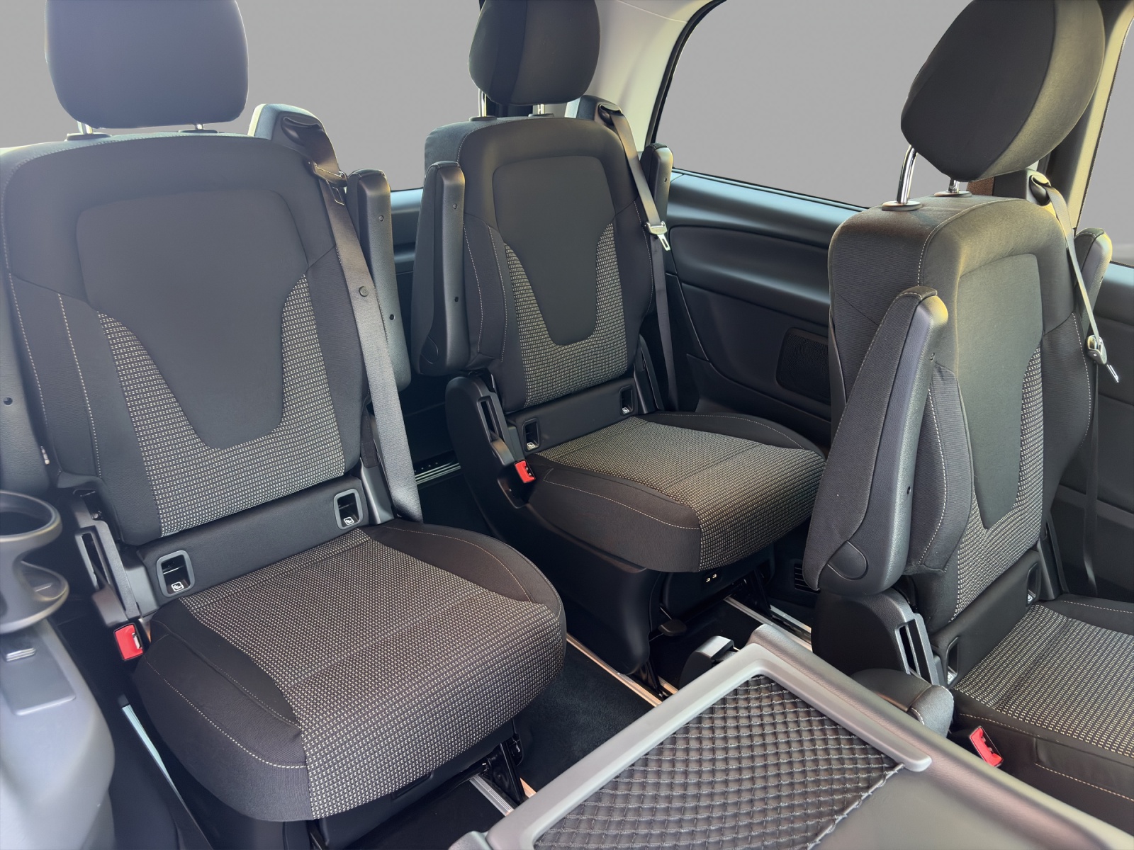 MERCEDES-BENZ V 250 d kompakt 4Matic Style 9G-Tronic-image-12