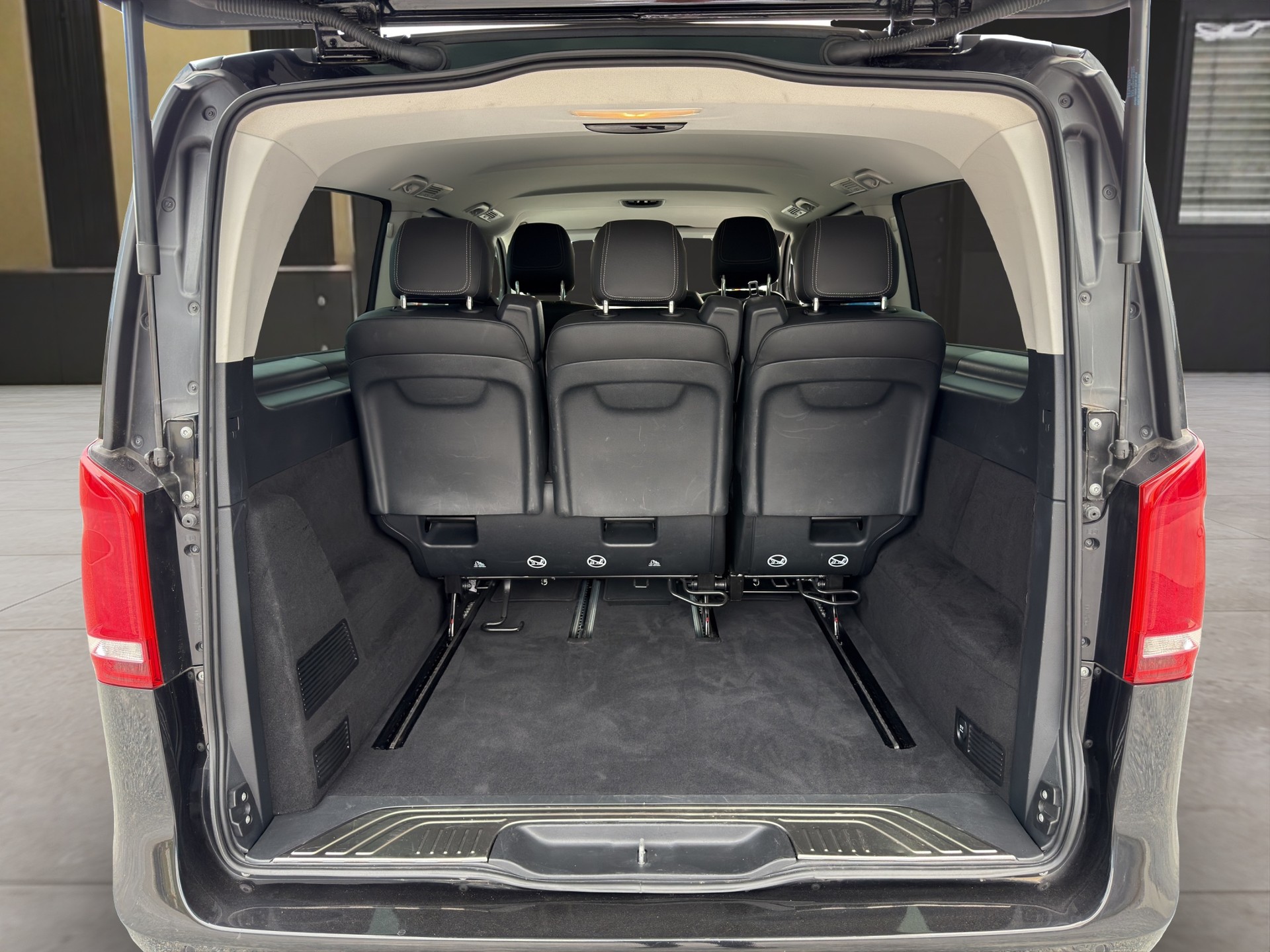 MERCEDES-BENZ V 250 d BlueTec Ava.extr.l. 4m Van-image-14