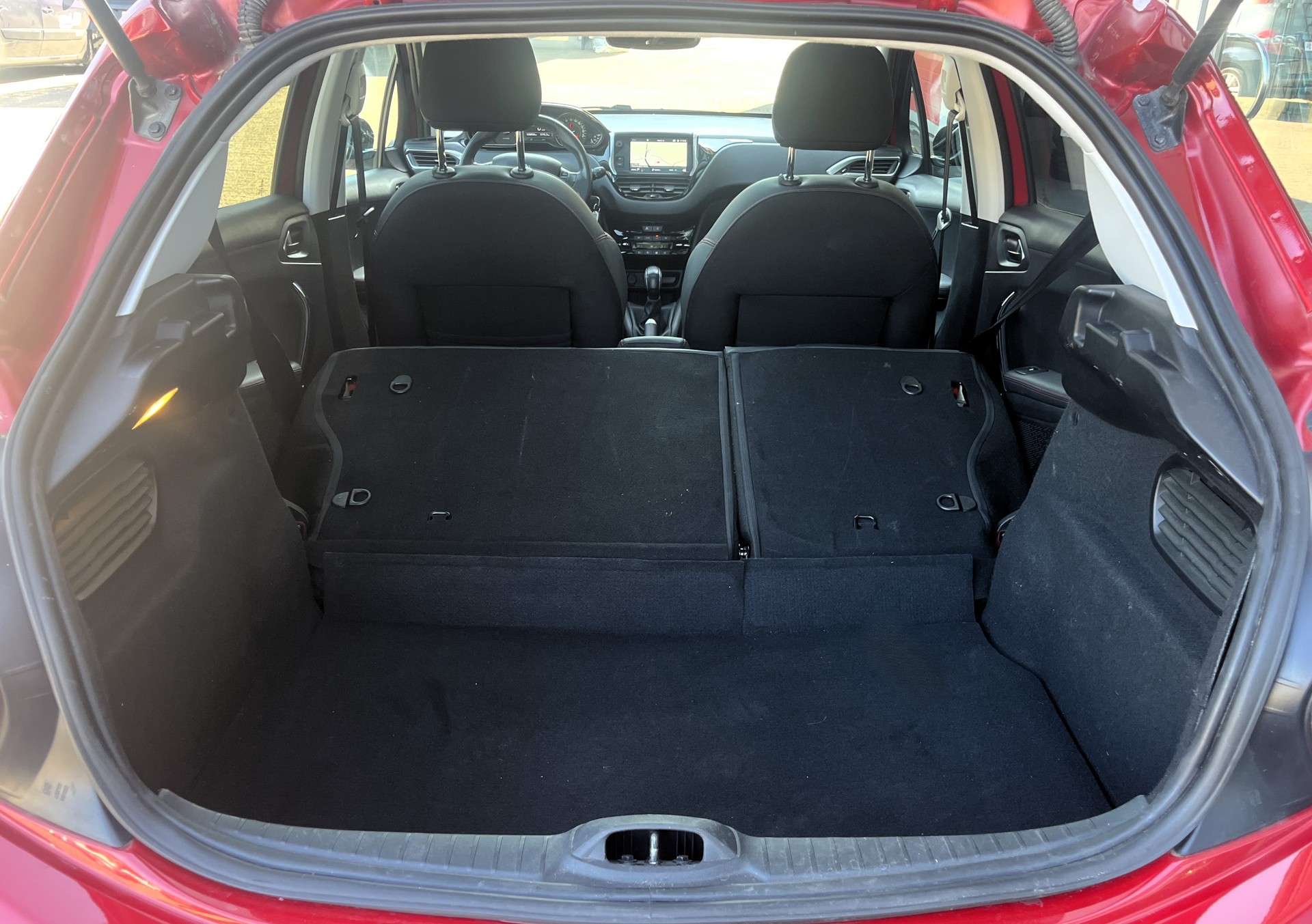 PEUGEOT 208 1.2 PureTech GT Line-image-7