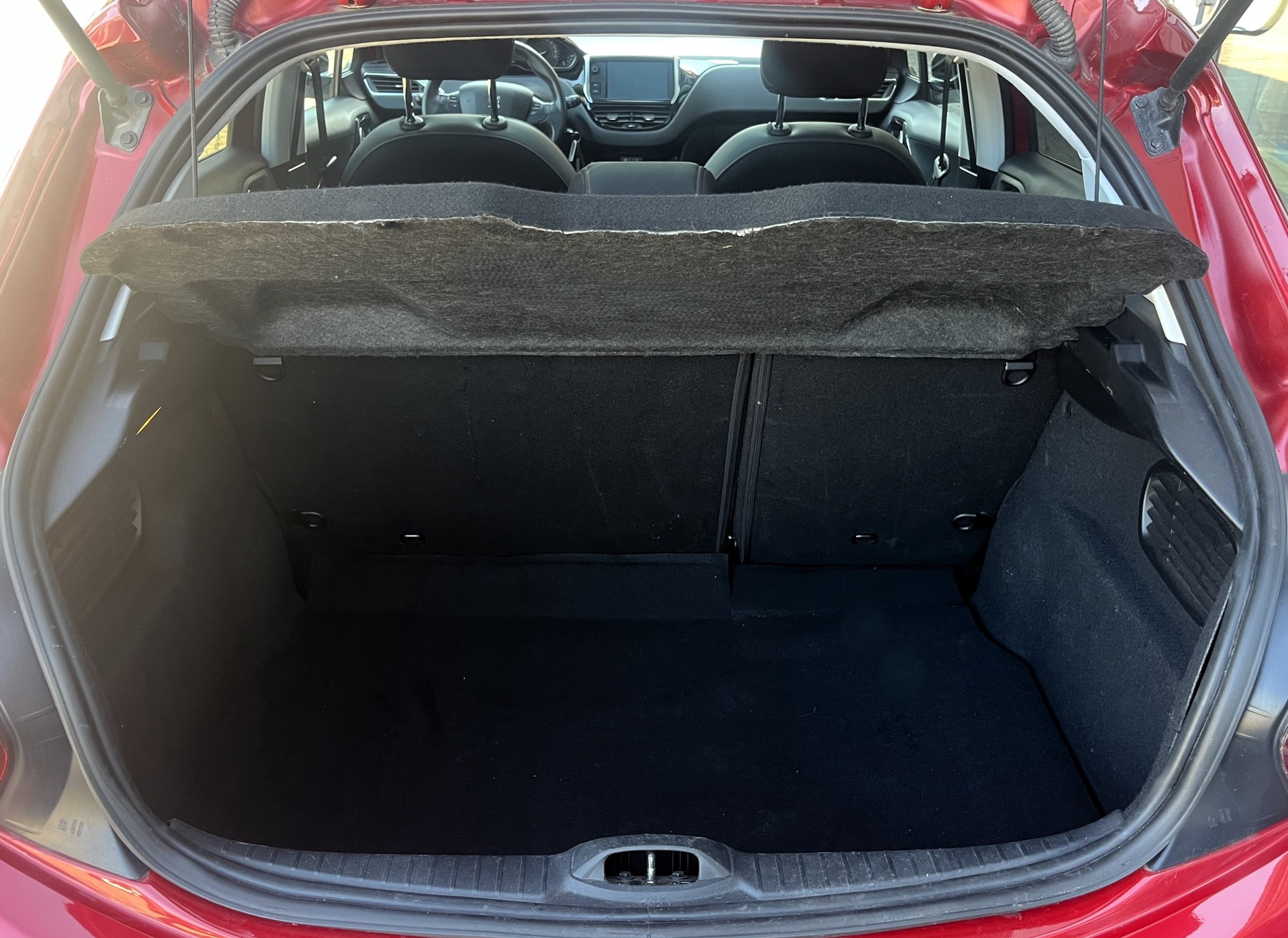PEUGEOT 208 1.2 PureTech GT Line-image-6