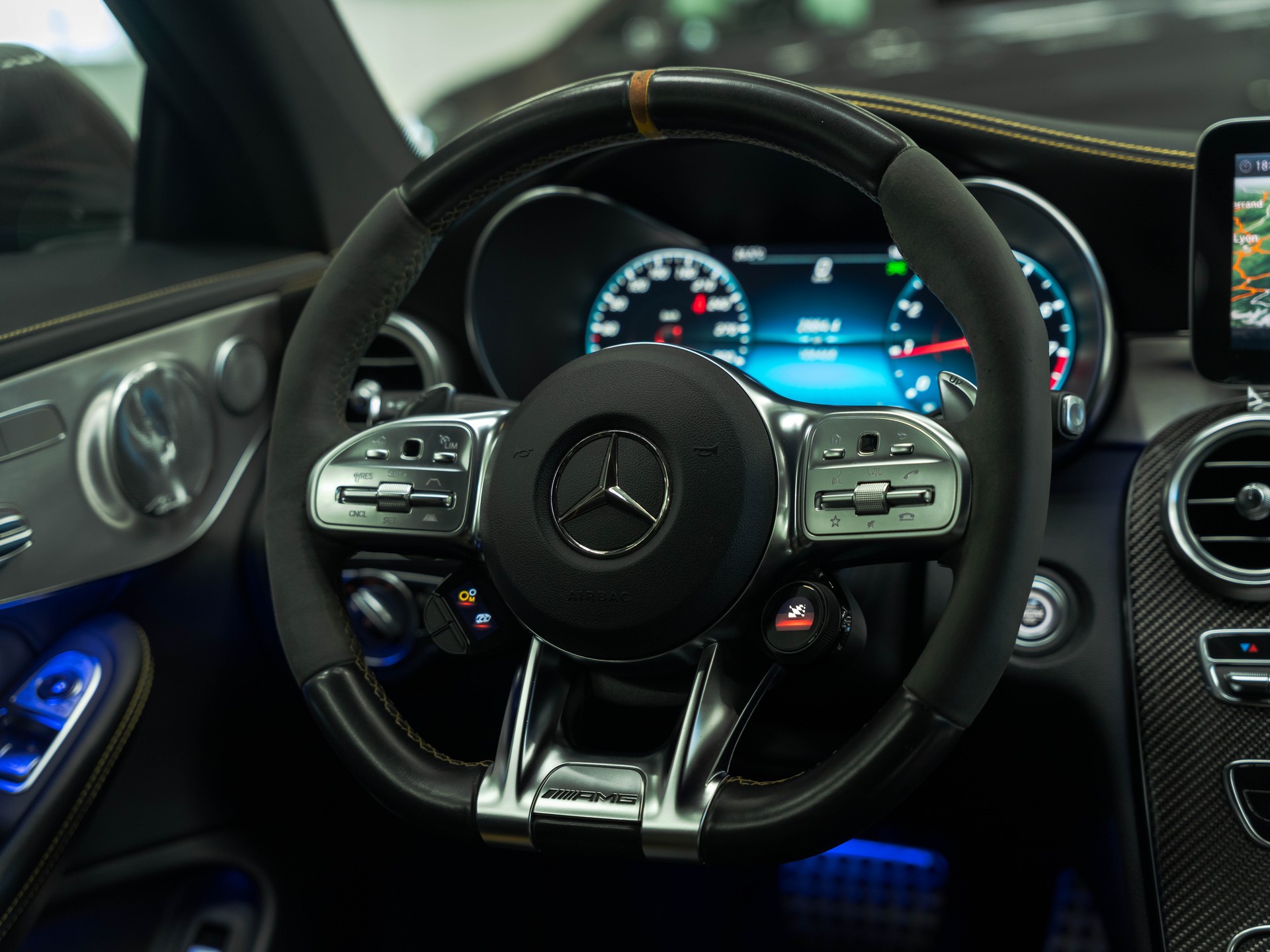 MERCEDES-BENZ C 63 S AMG 9G-tronic-image-23