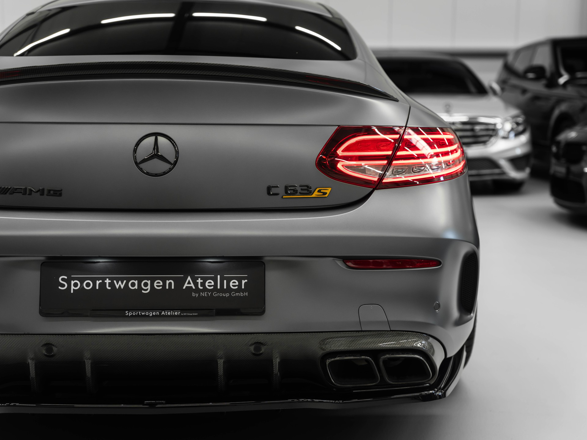 MERCEDES-BENZ C 63 S AMG 9G-tronic-image-16